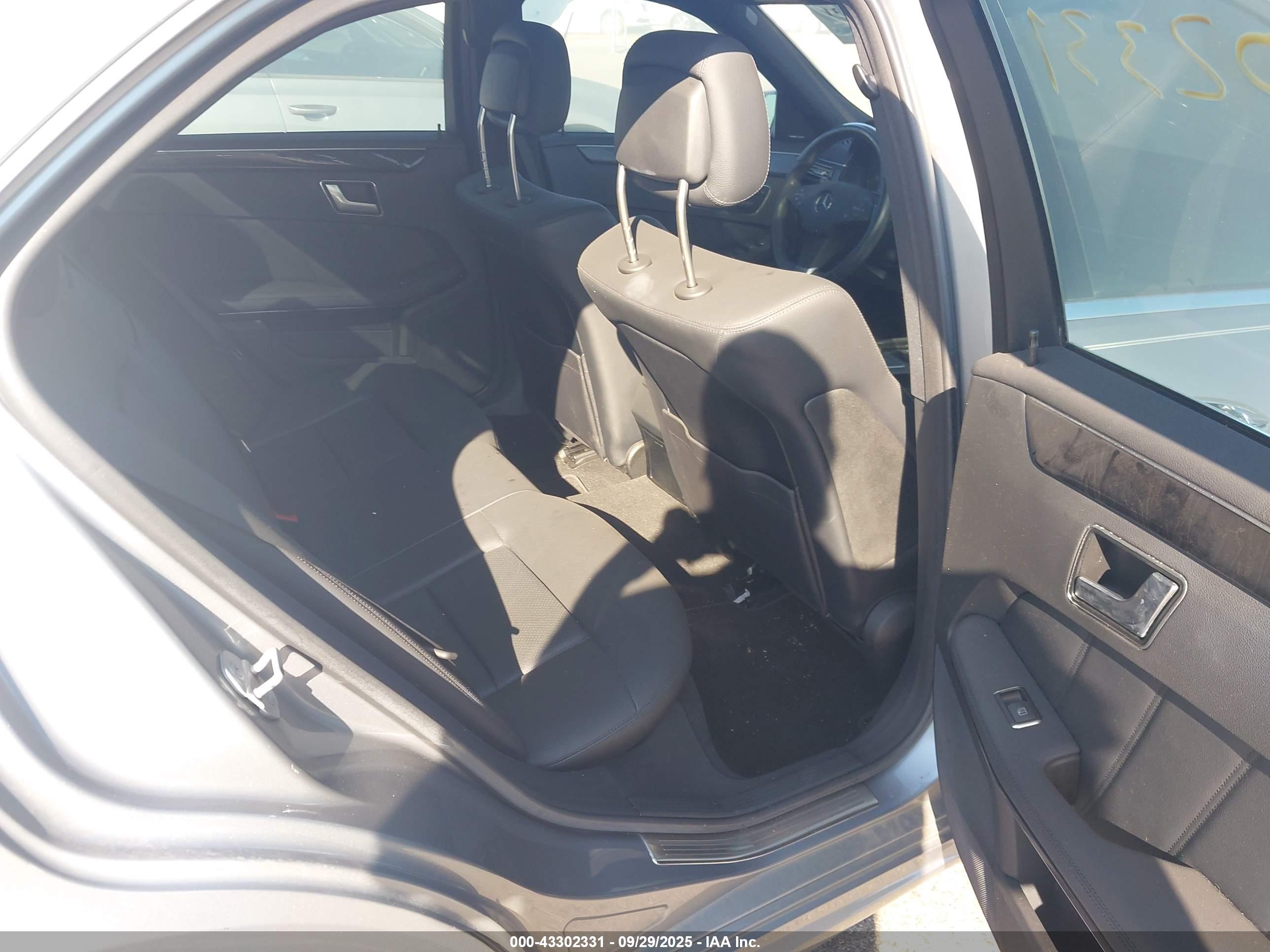 MERCEDES-BENZ E image 8