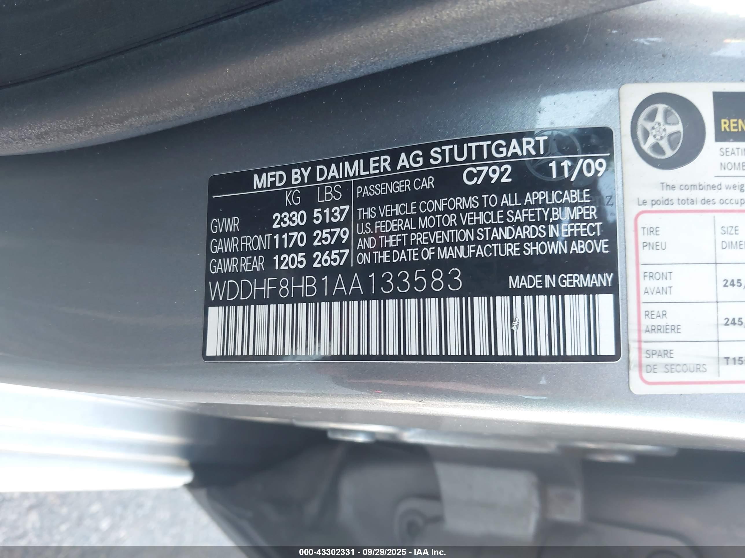 MERCEDES-BENZ E image 9