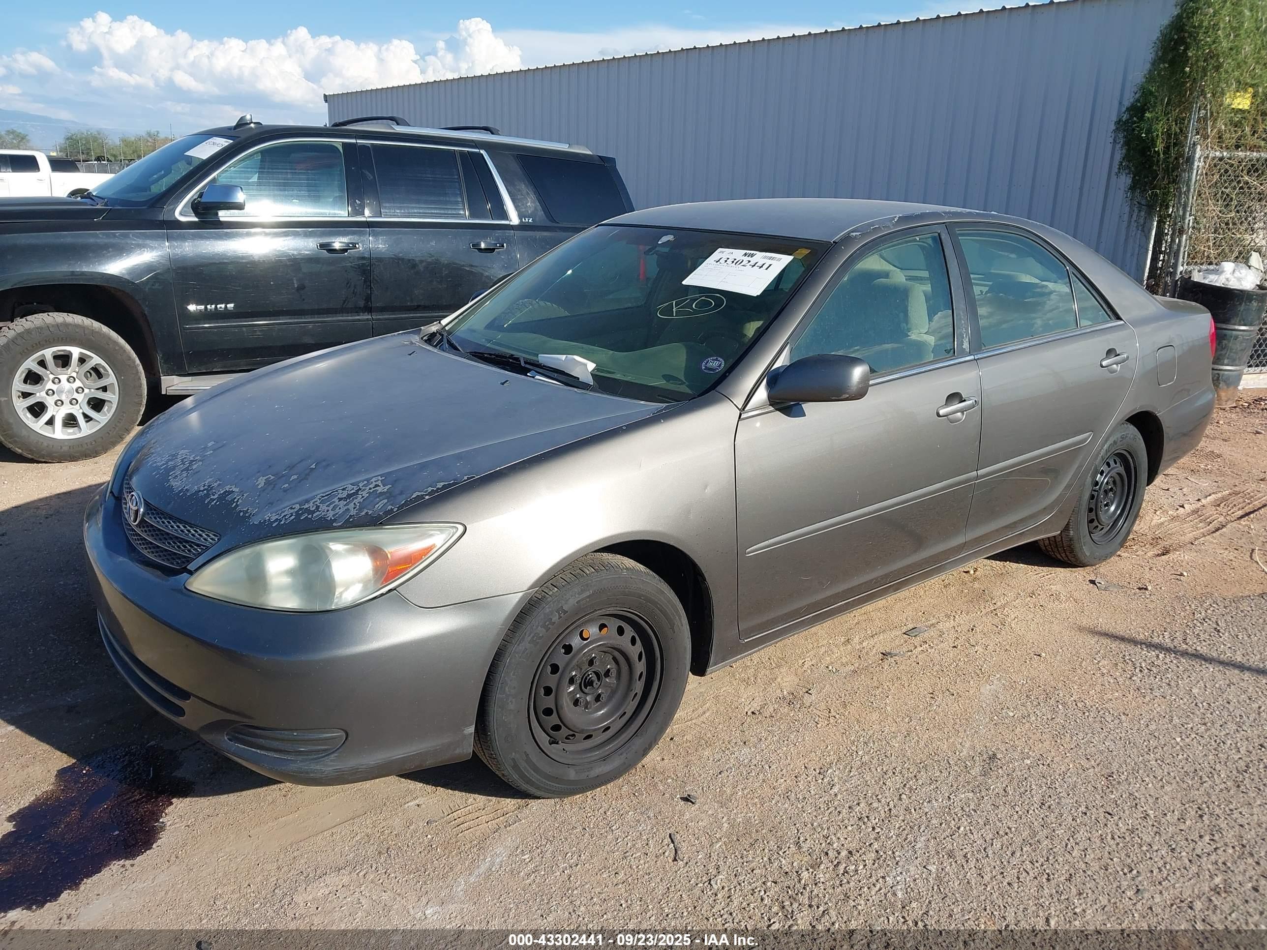 TOYOTA CAMRY image 2