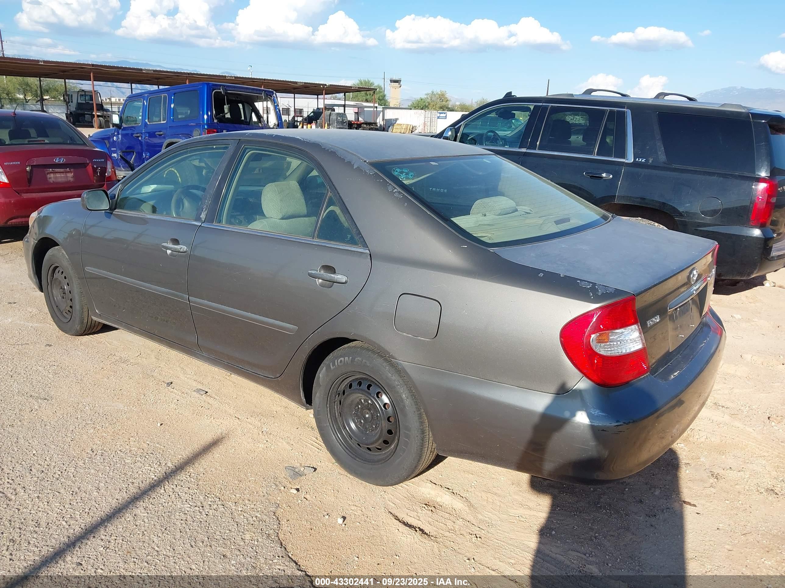 TOYOTA CAMRY image 3