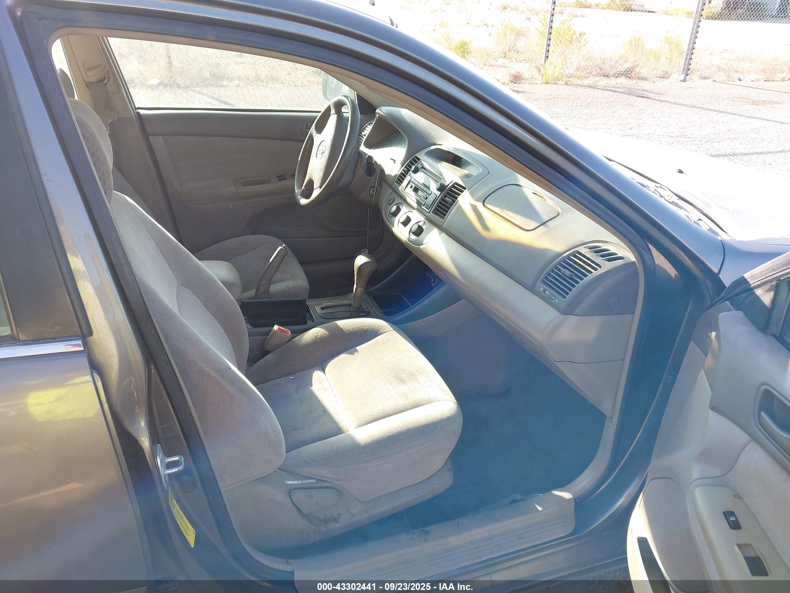 TOYOTA CAMRY image 5