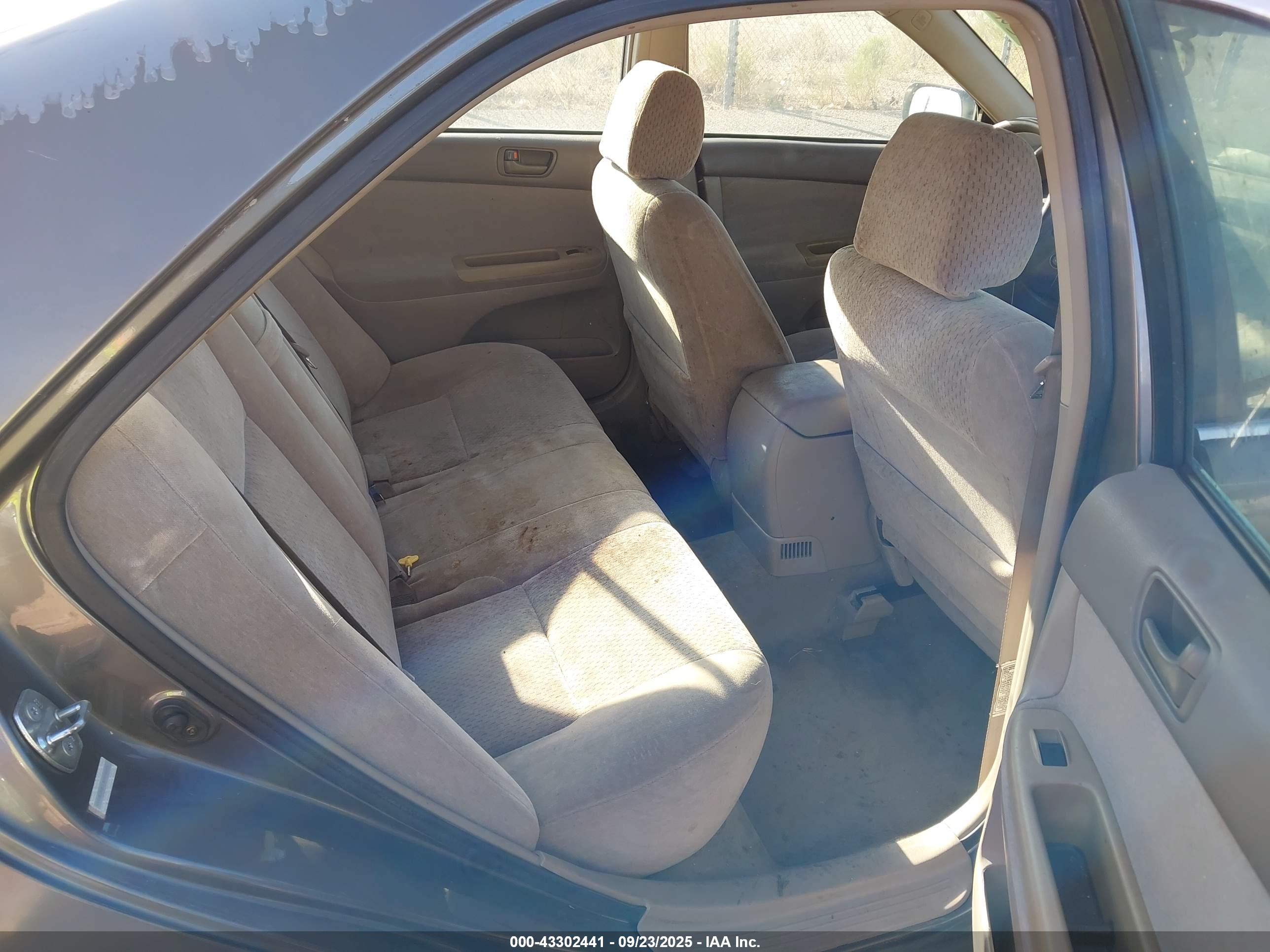 TOYOTA CAMRY image 8