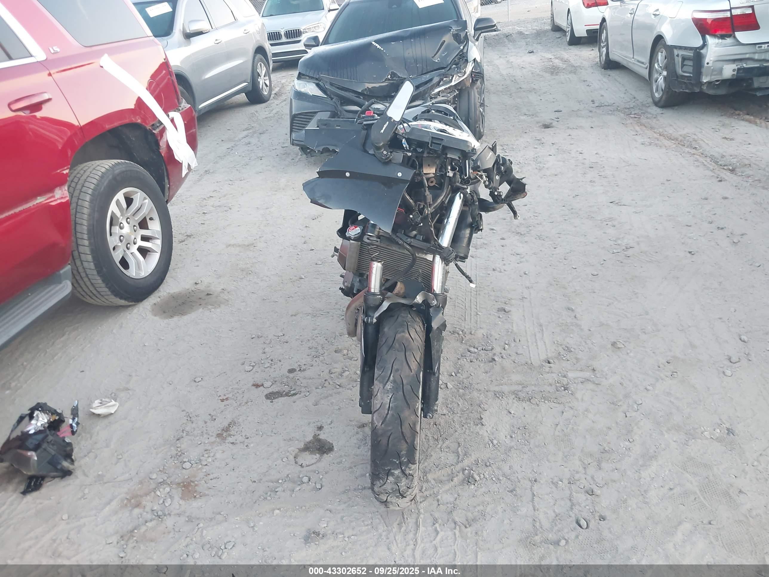 HONDA CBR500 image 5