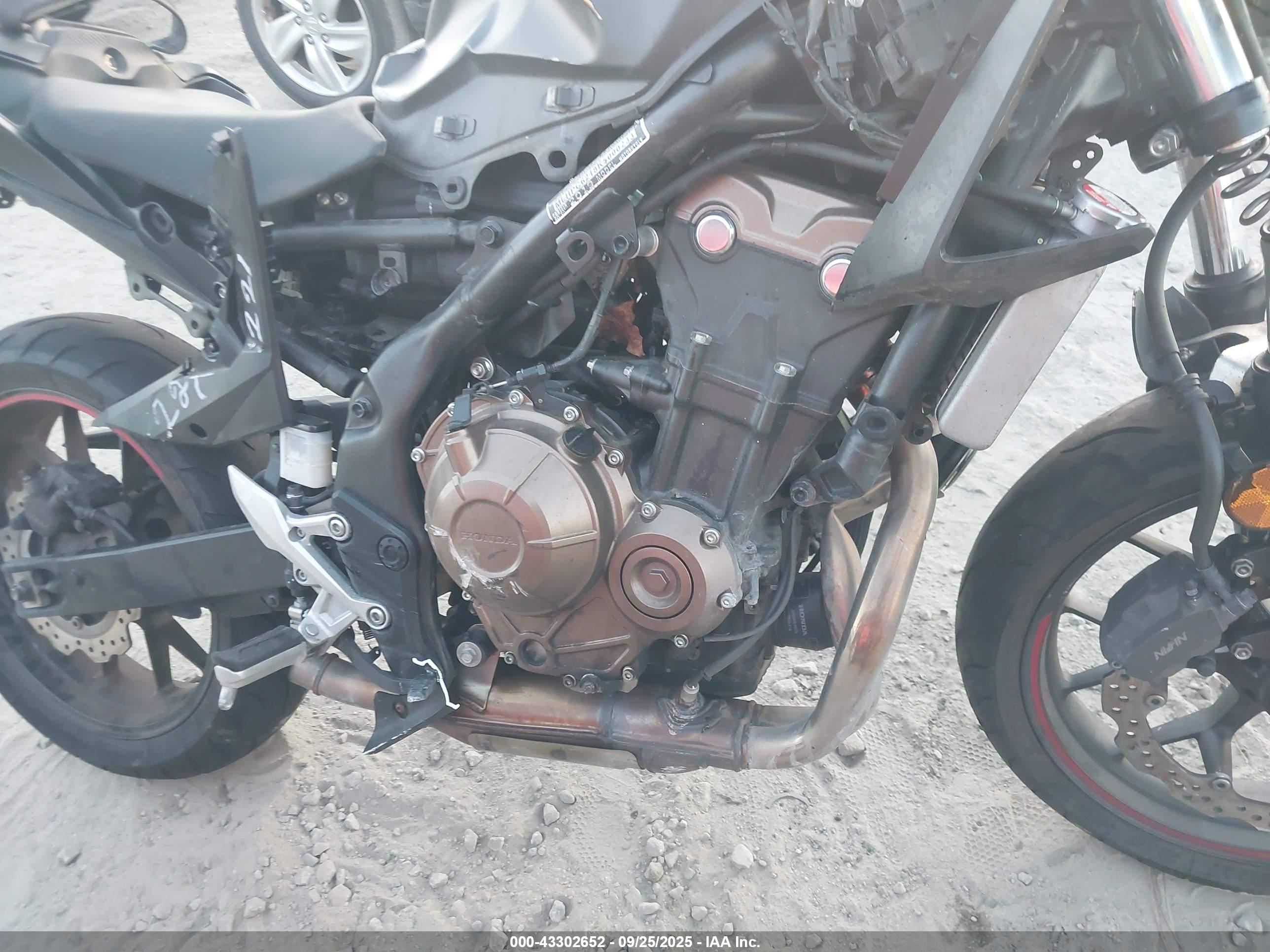 HONDA CBR500 image 8
