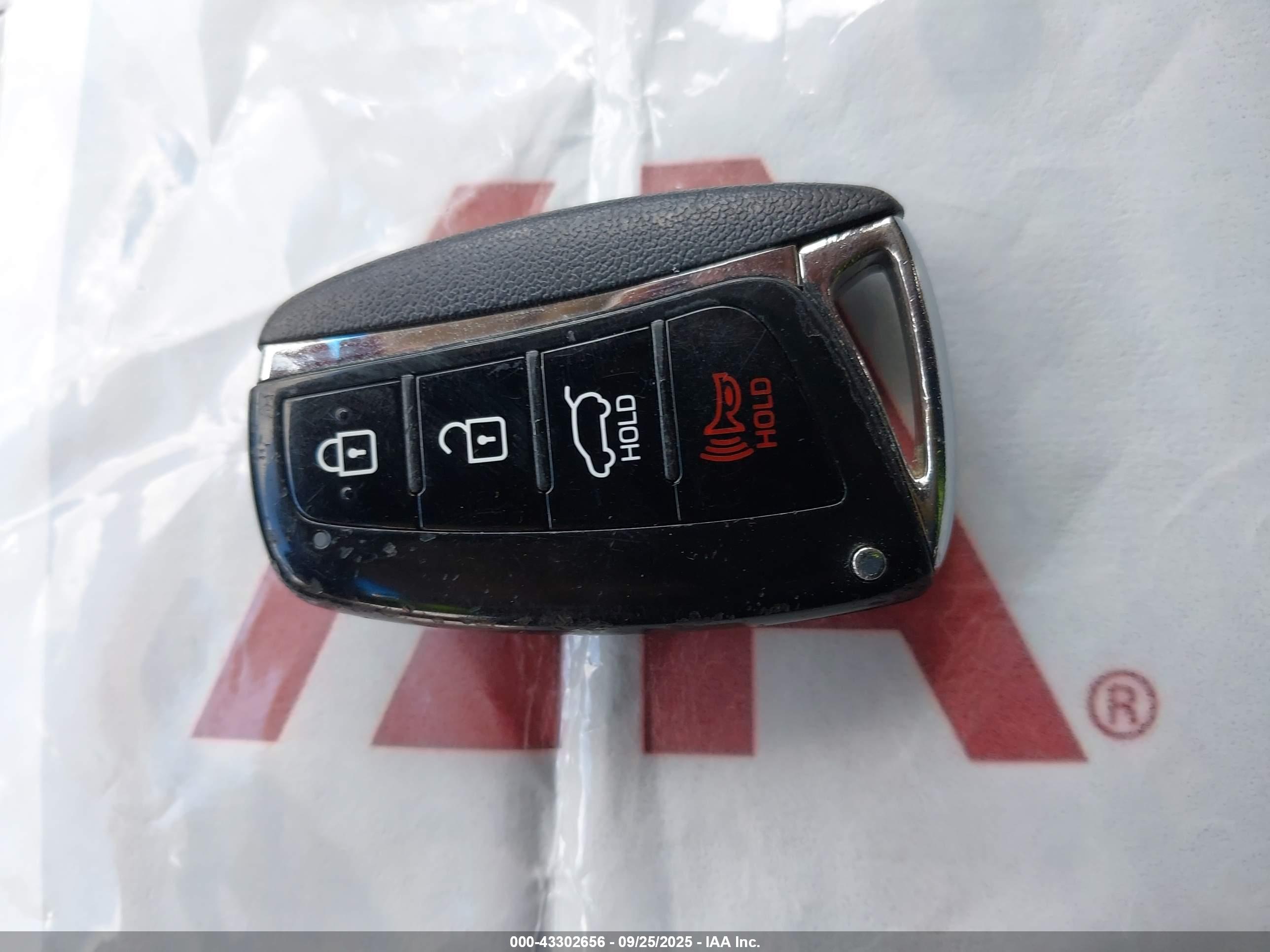 HYUNDAI SANTA image 11