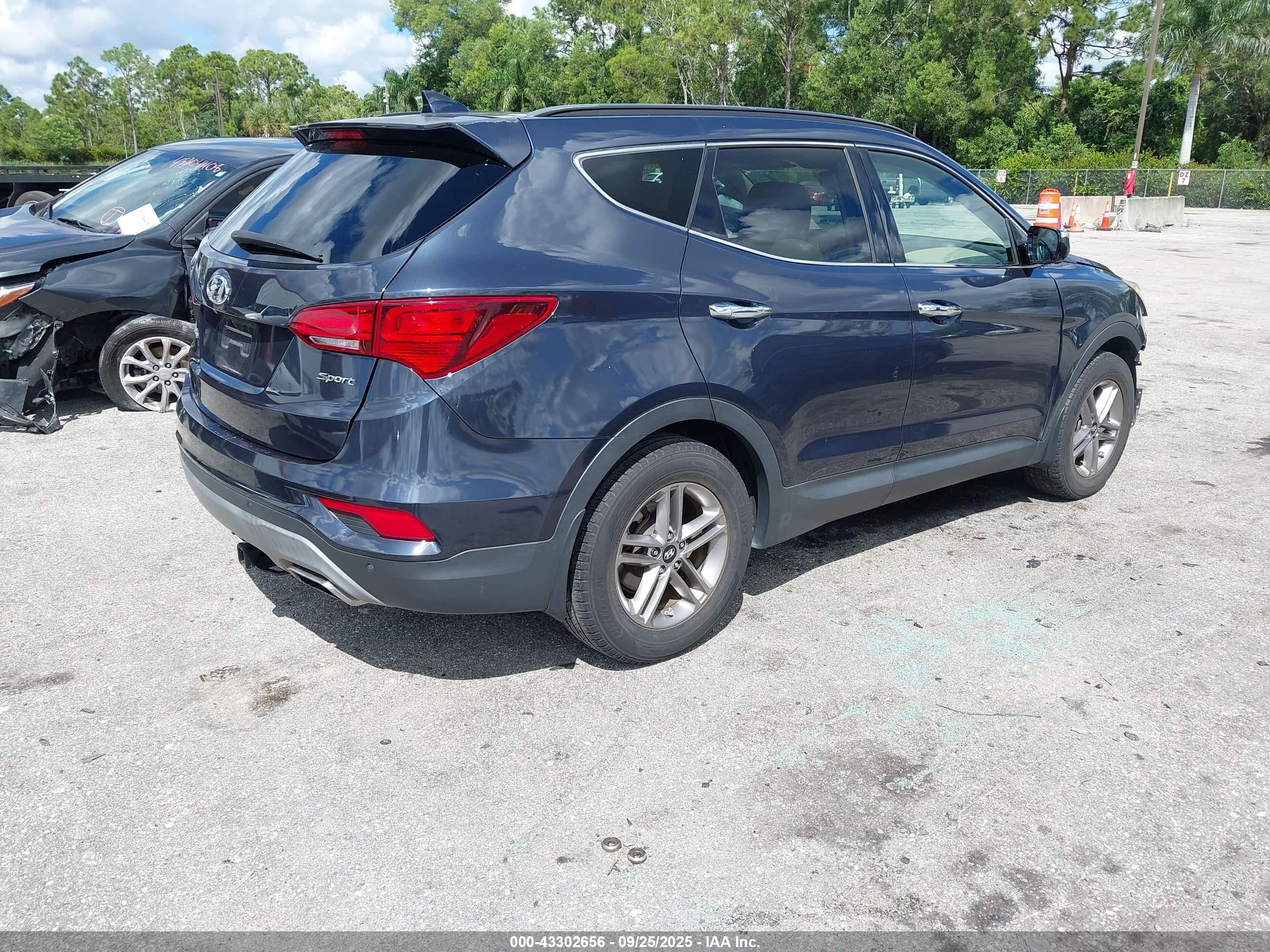 HYUNDAI SANTA image 4