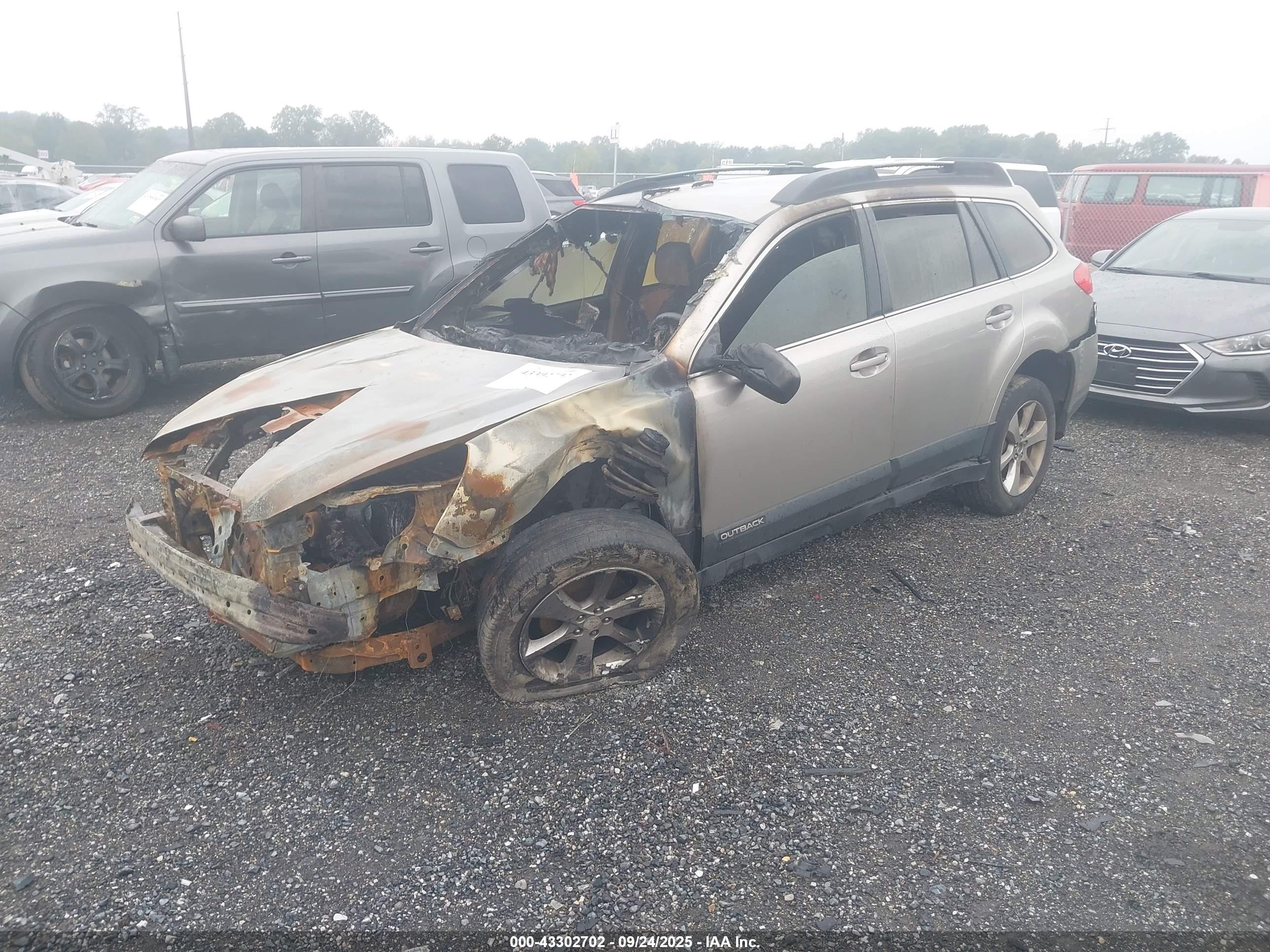 SUBARU OUTBACK image 2
