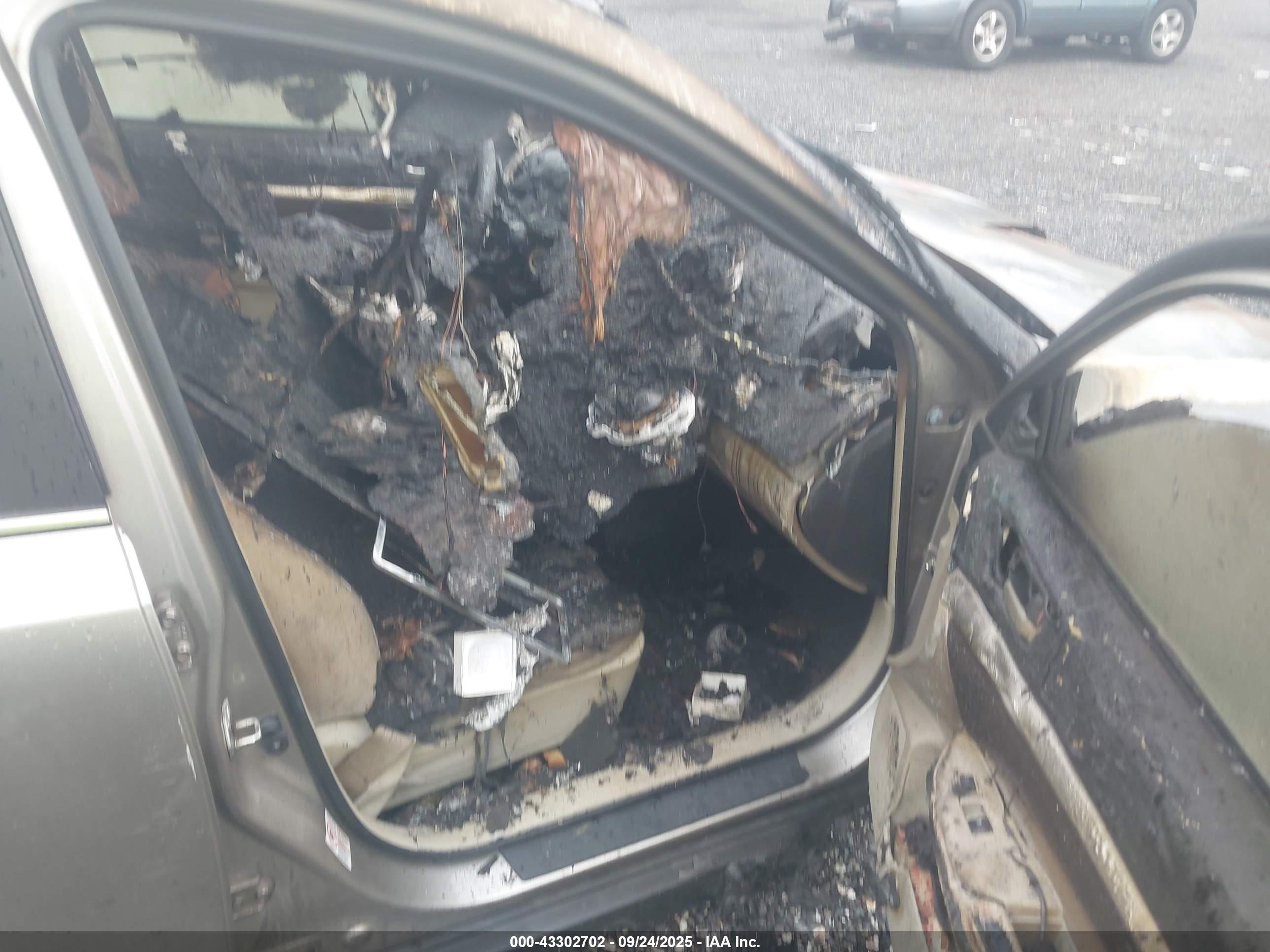 SUBARU OUTBACK image 5