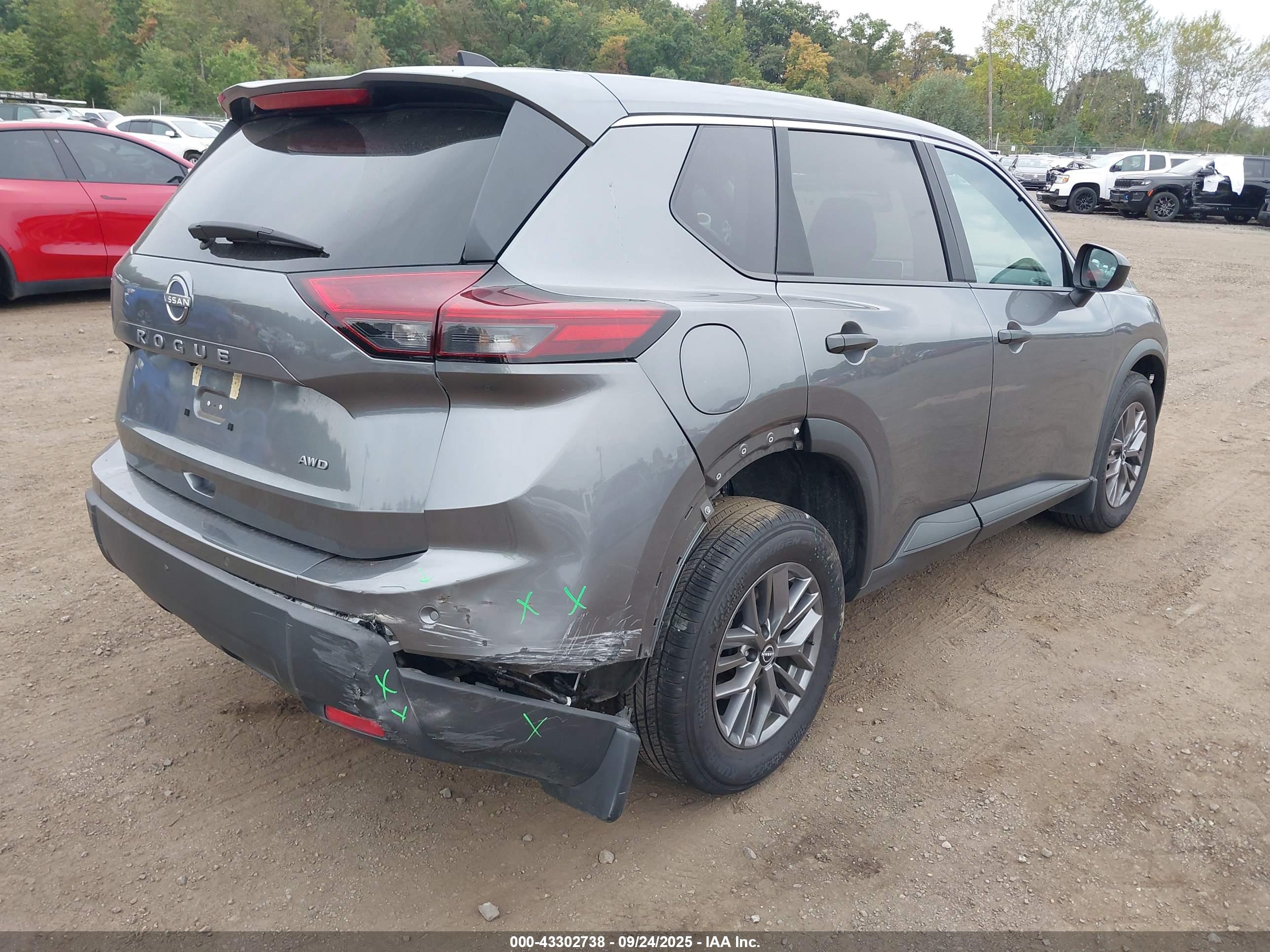 NISSAN ROGUE image 4