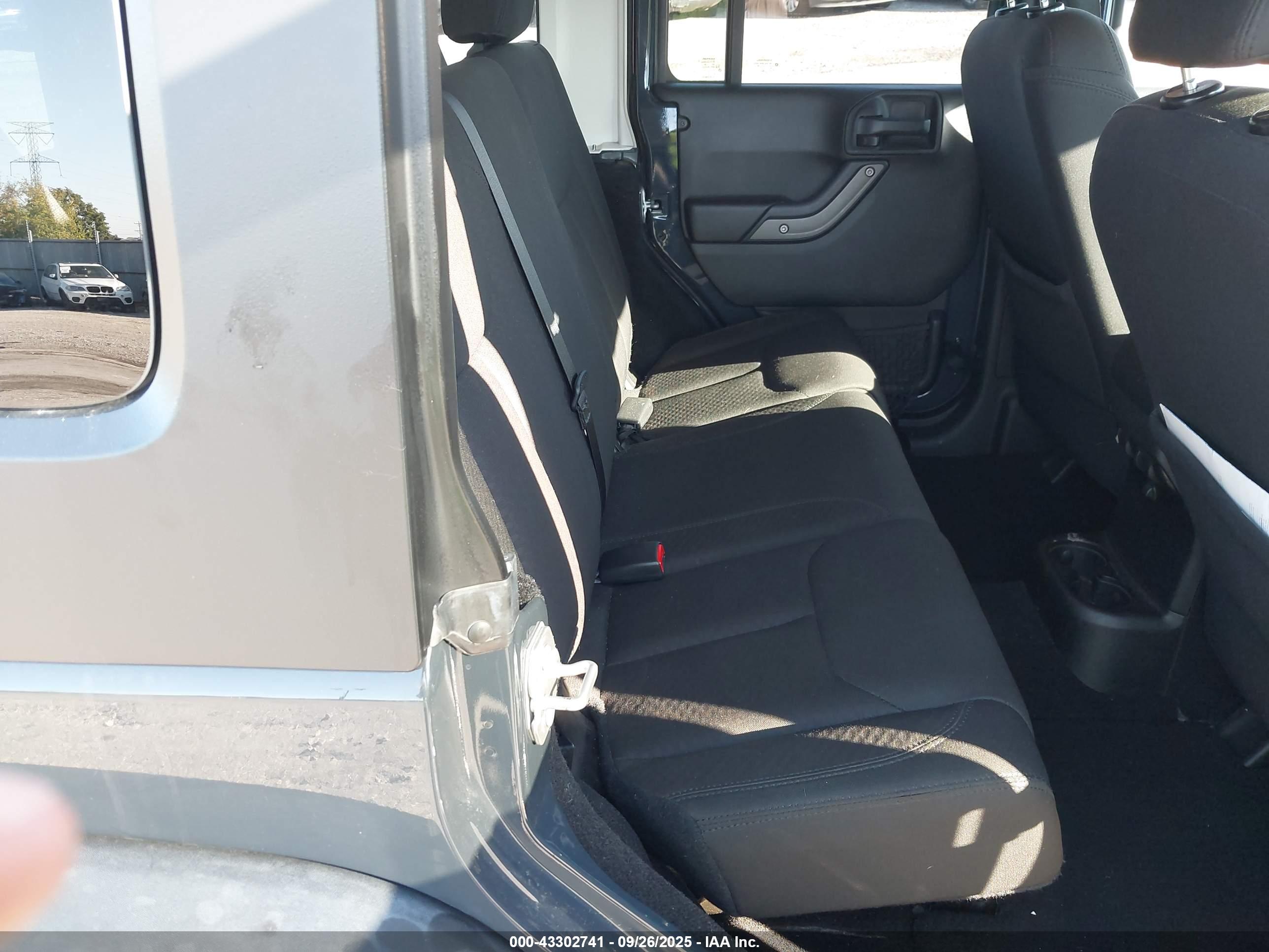 JEEP WRANGLER image 8