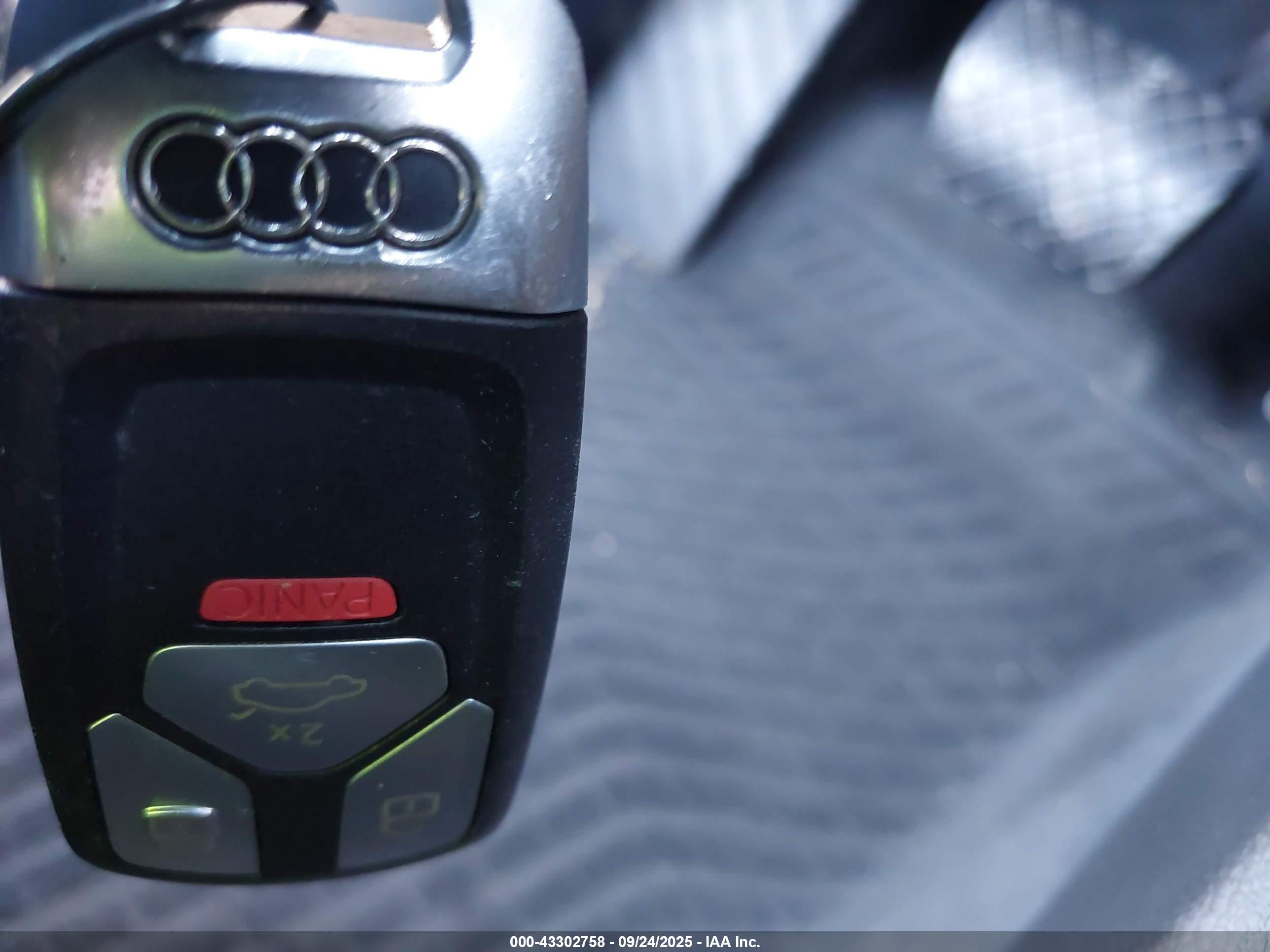 AUDI A4 image 11