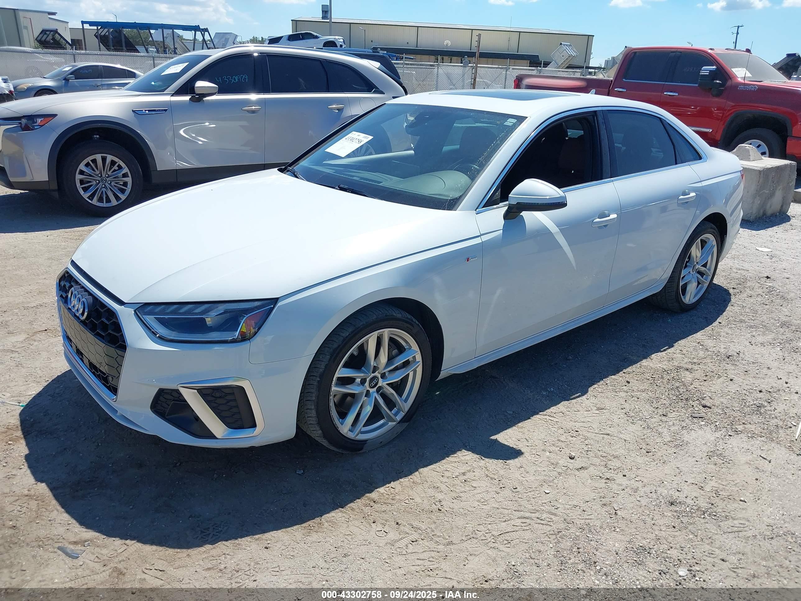 AUDI A4 image 2