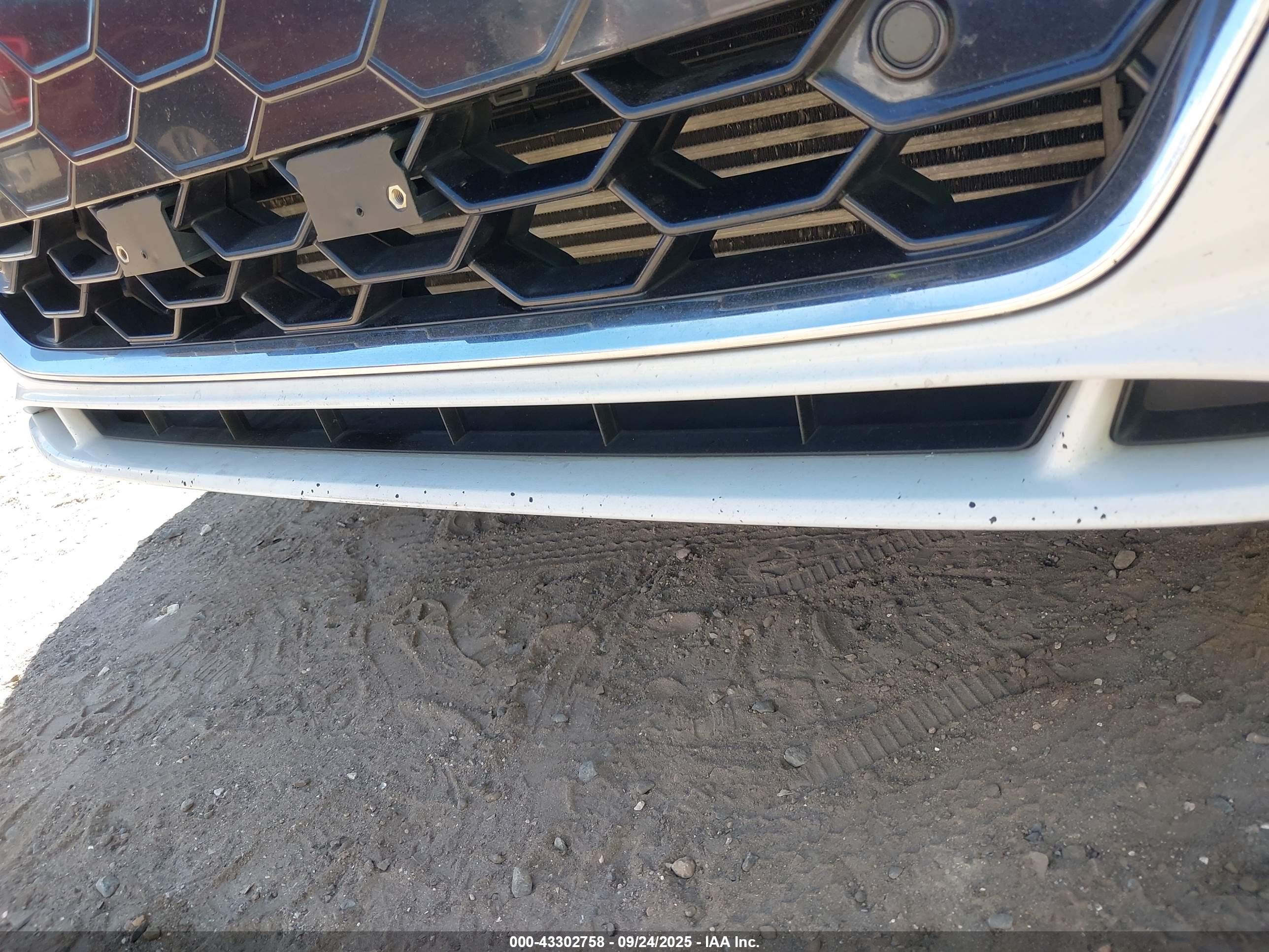 AUDI A4 image 6