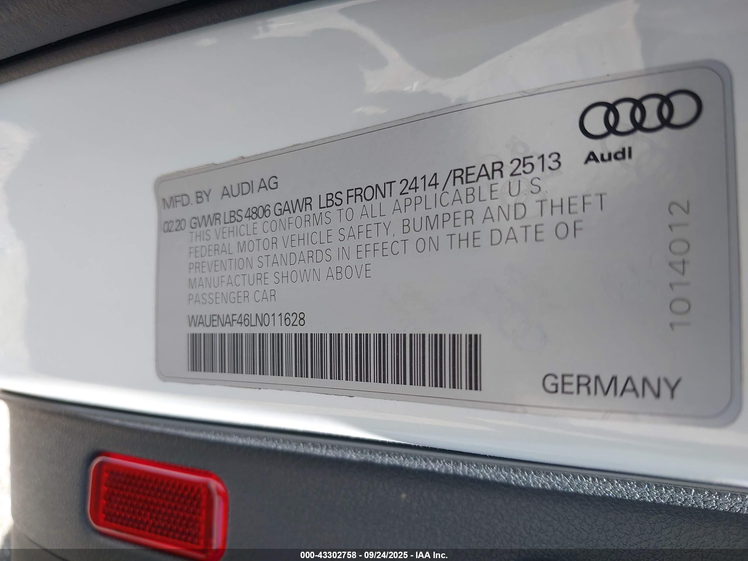 AUDI A4 image 9