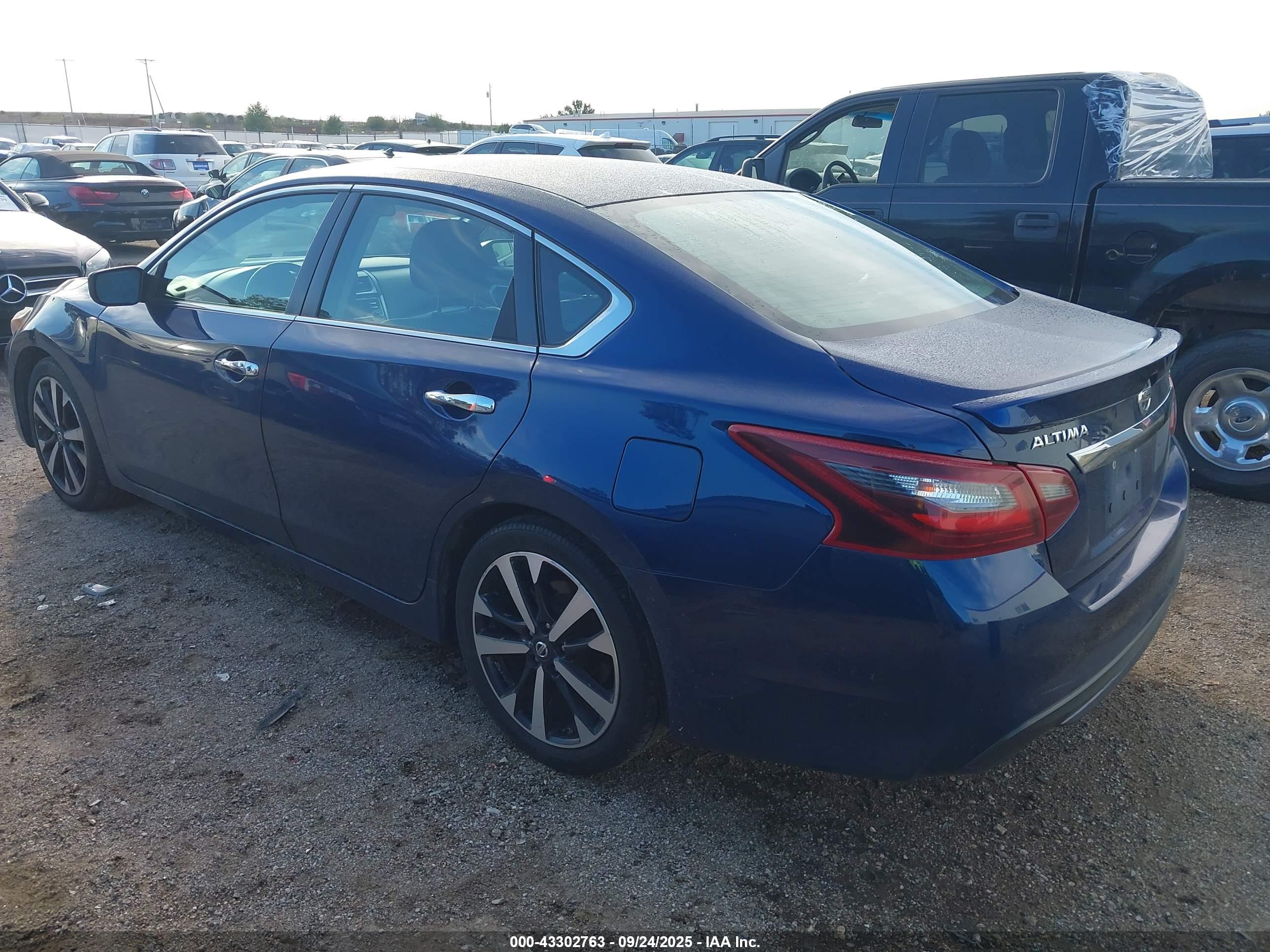 NISSAN ALTIMA image 3