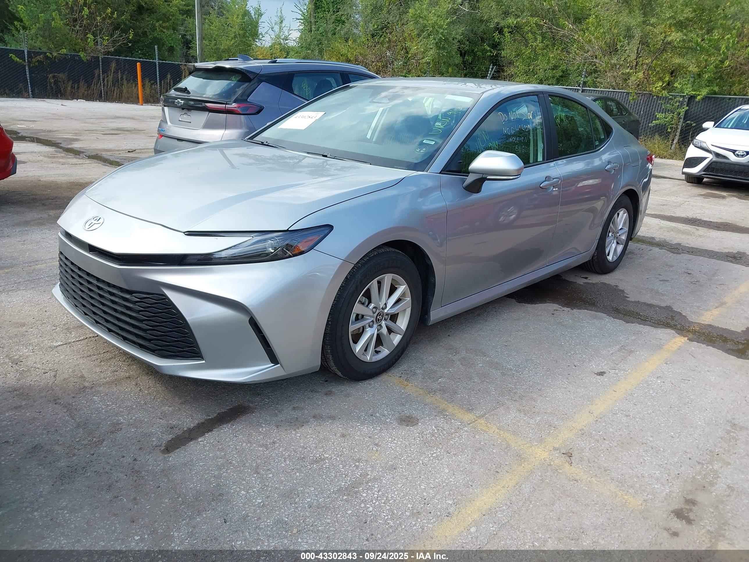 TOYOTA CAMRY image 2