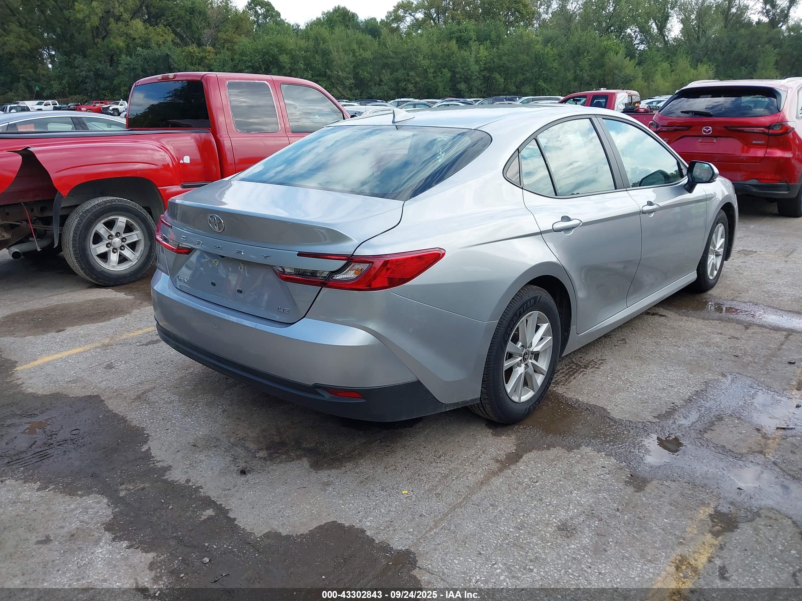 TOYOTA CAMRY image 4