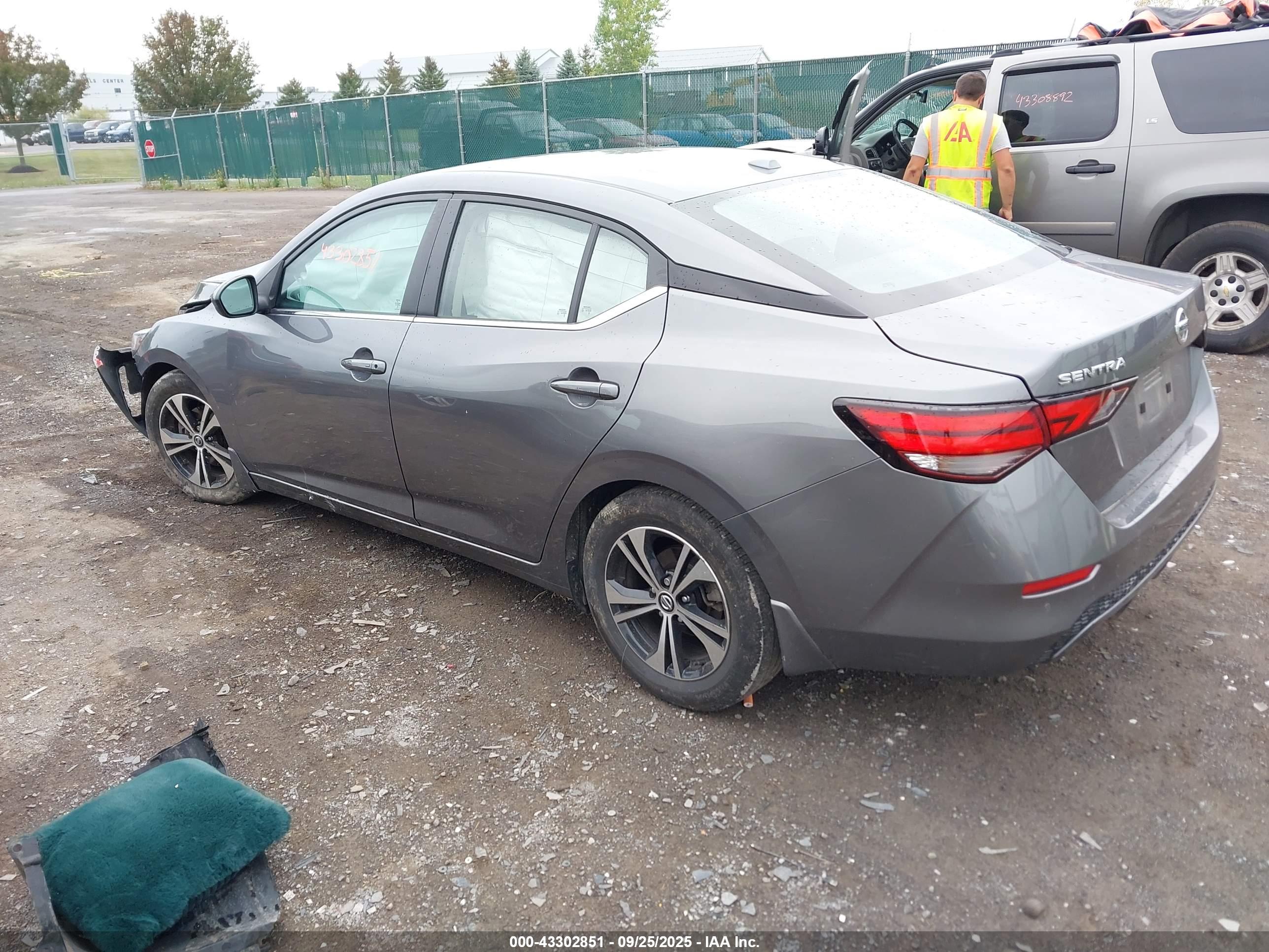 NISSAN SENTRA image 3