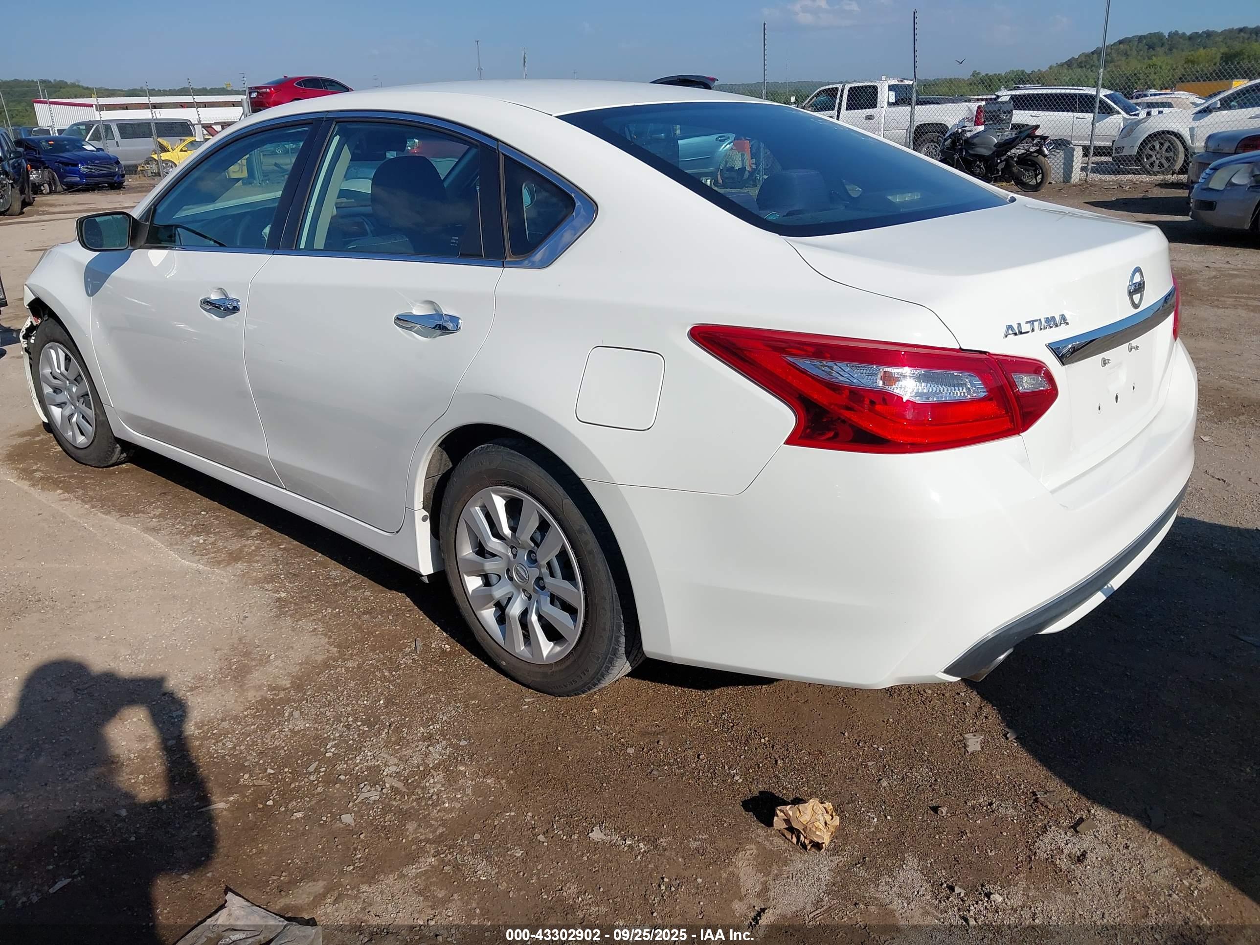 NISSAN ALTIMA image 3