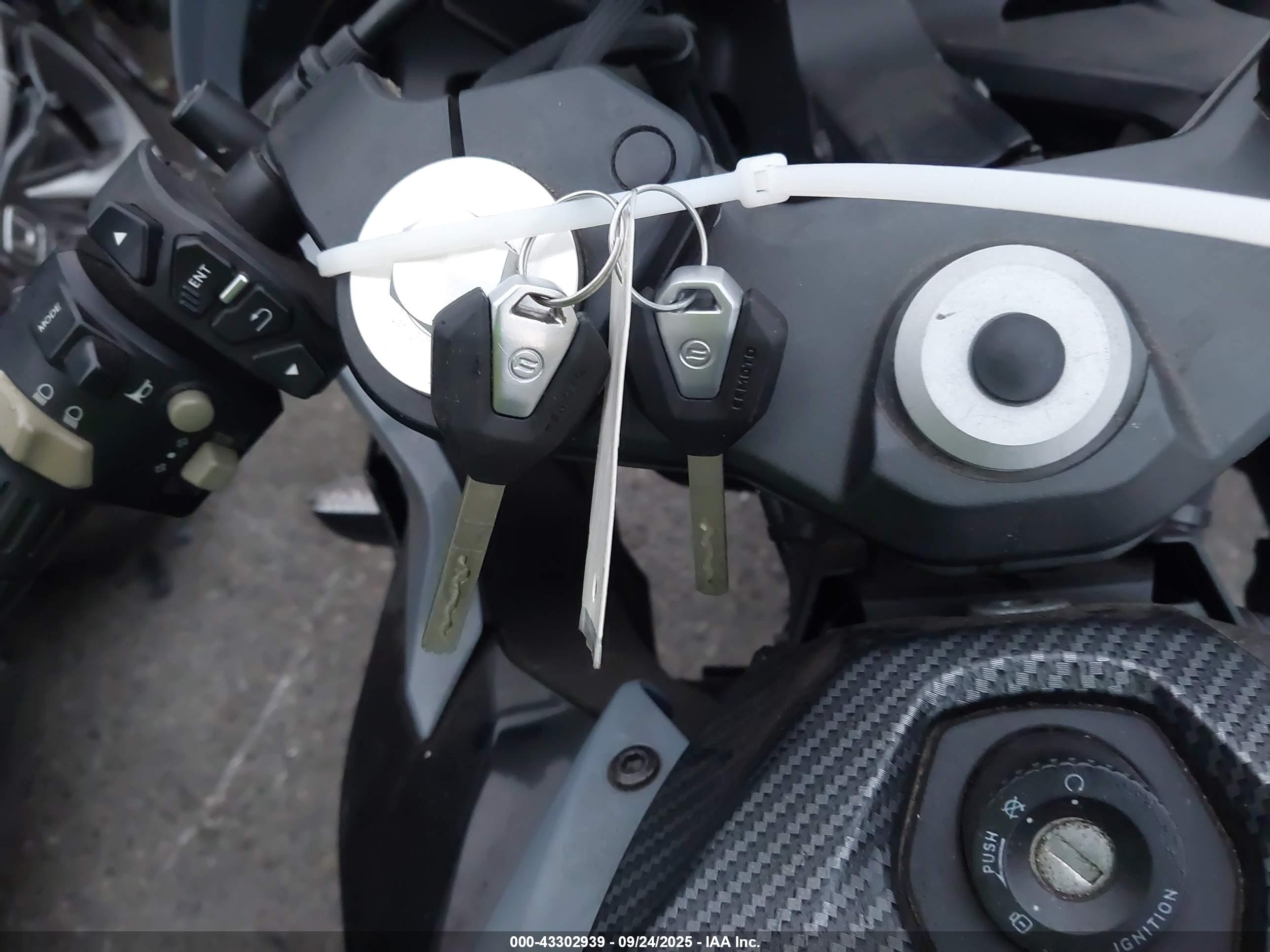 CF MOTO image 11