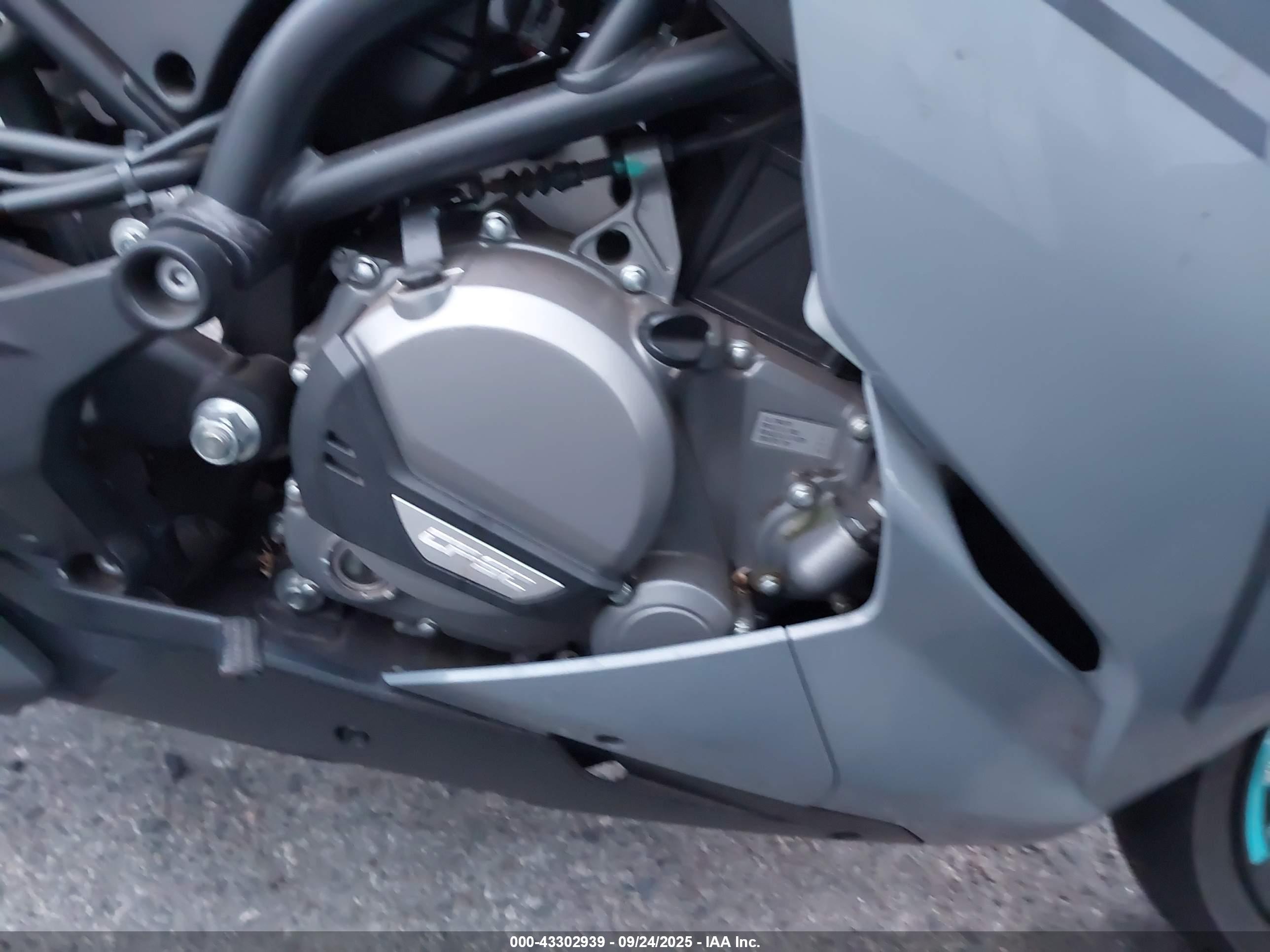 CF MOTO image 8