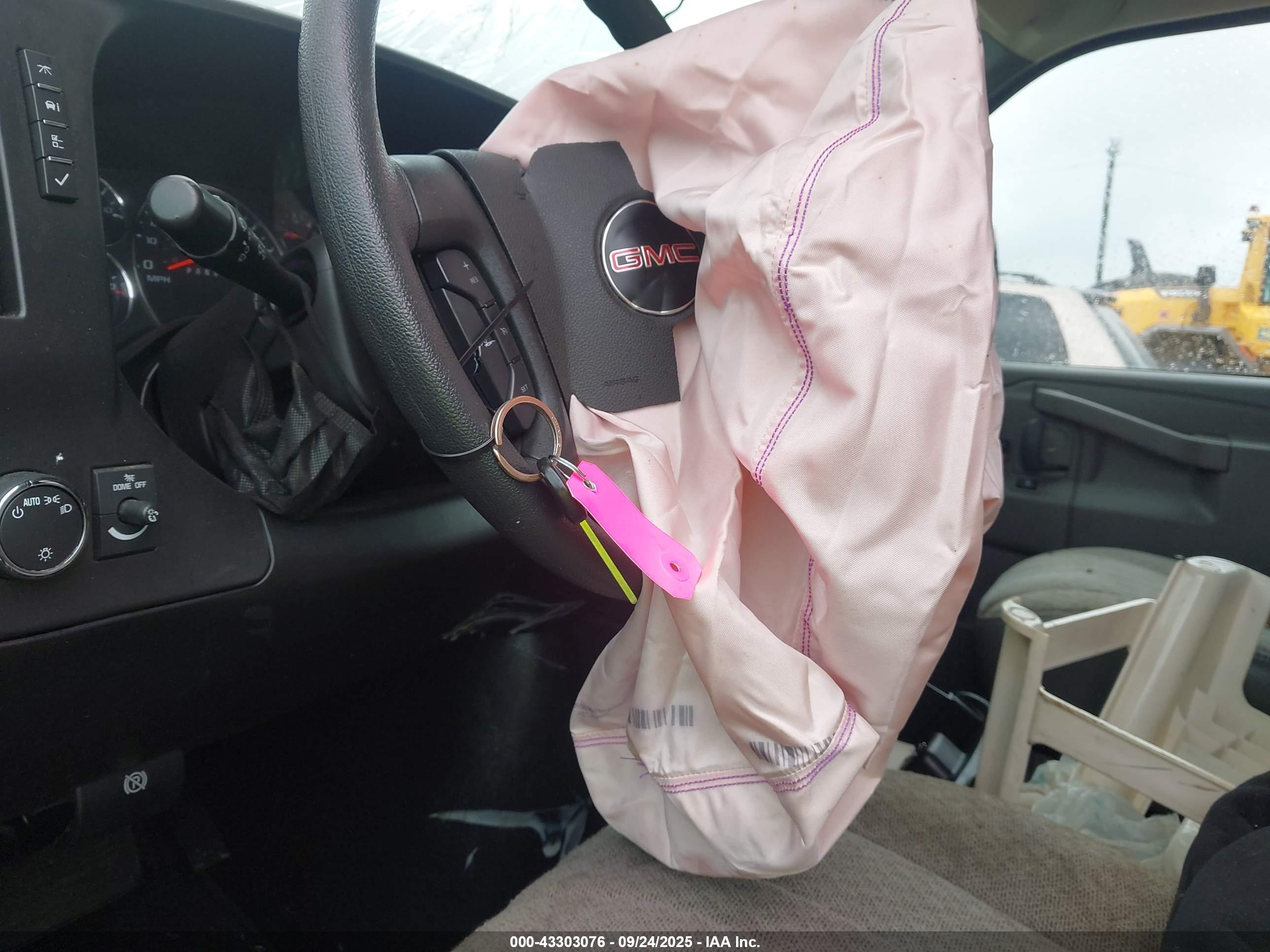 GMC SAVANA image 11
