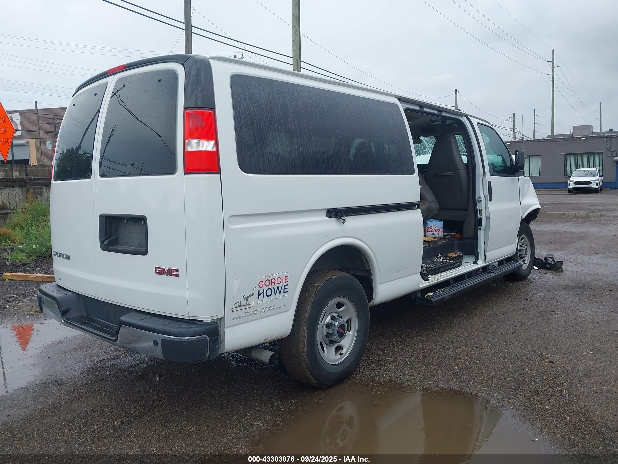 GMC SAVANA image 4