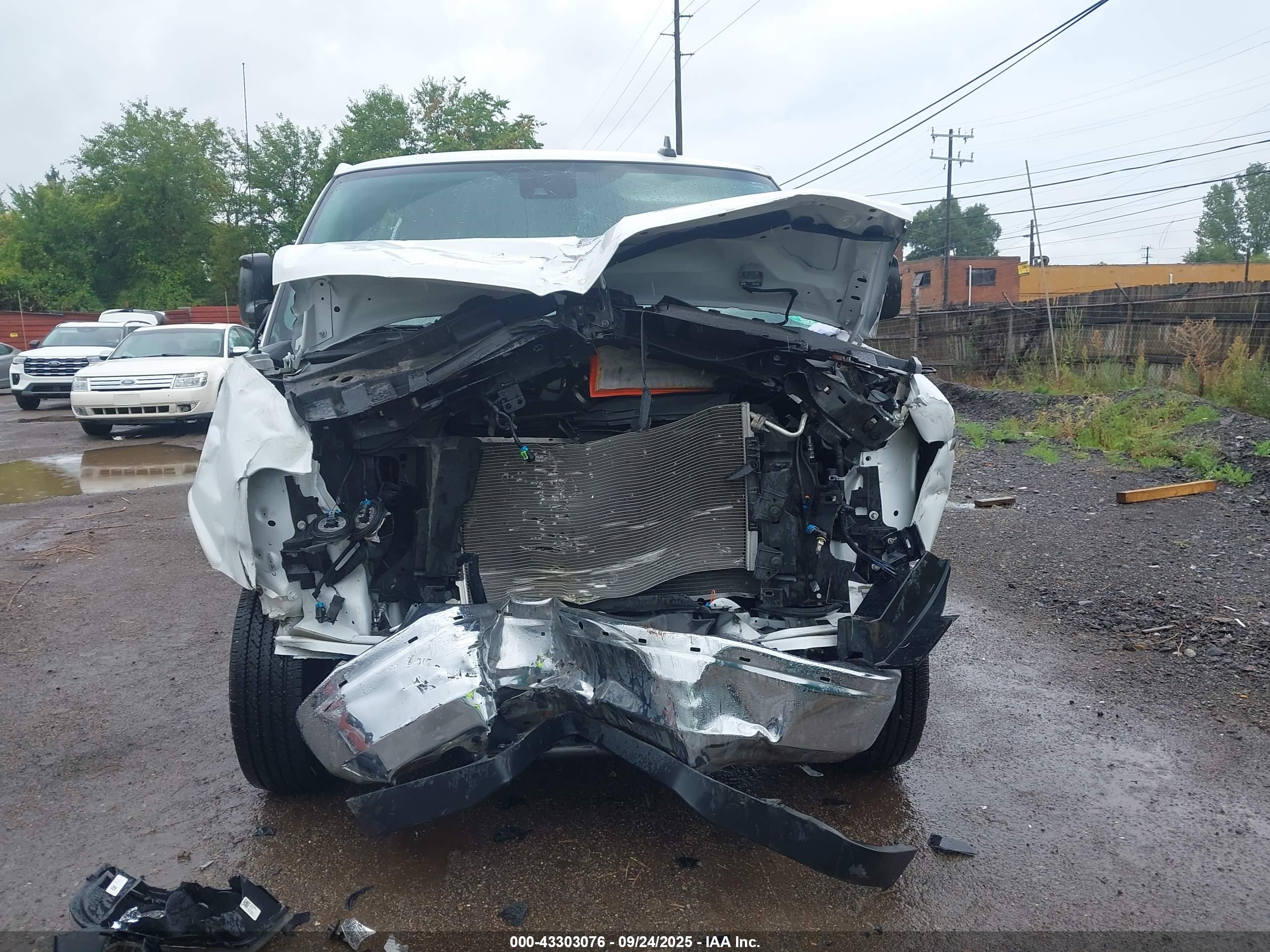 GMC SAVANA image 6