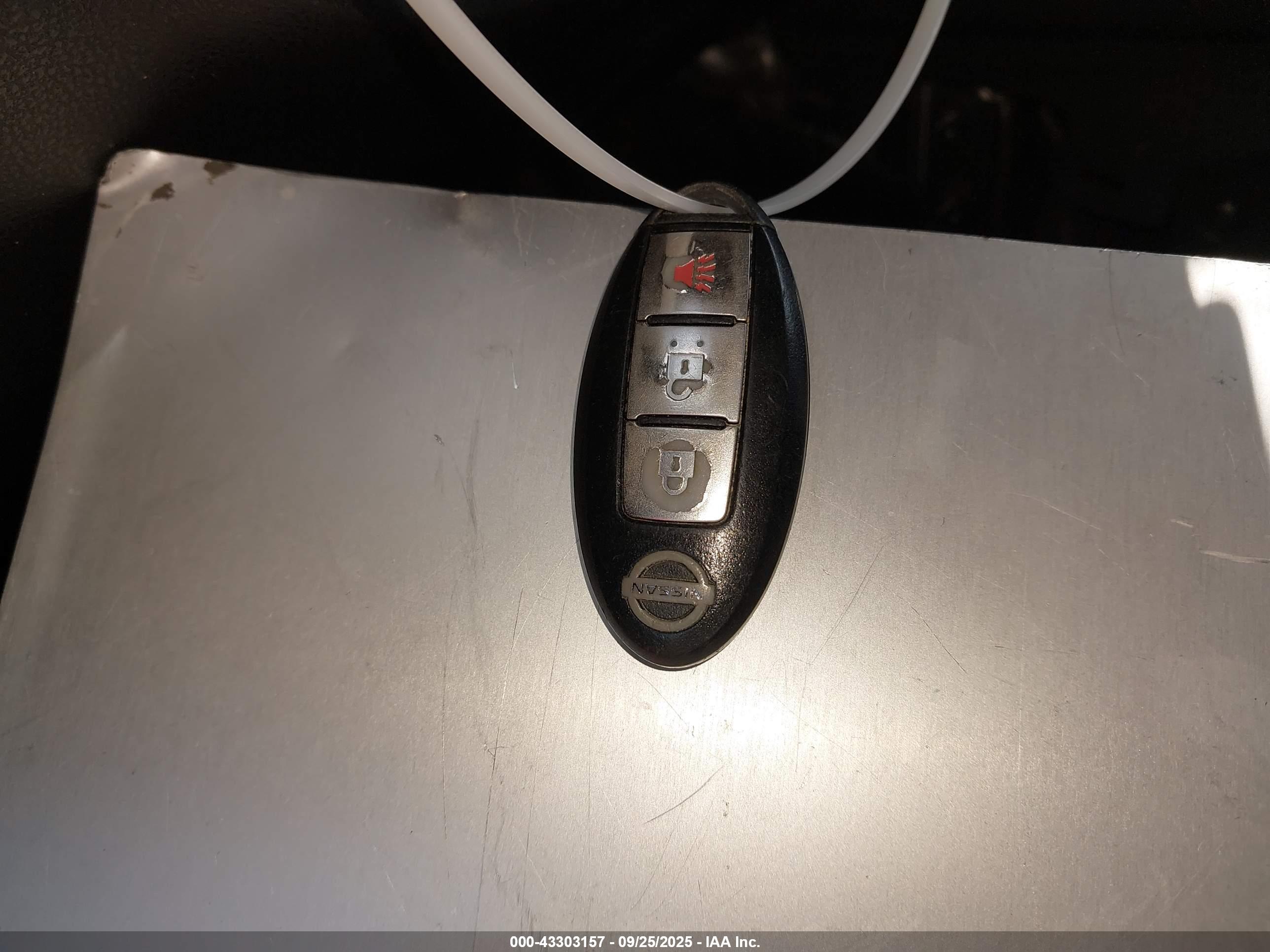 NISSAN ROGUE image 11