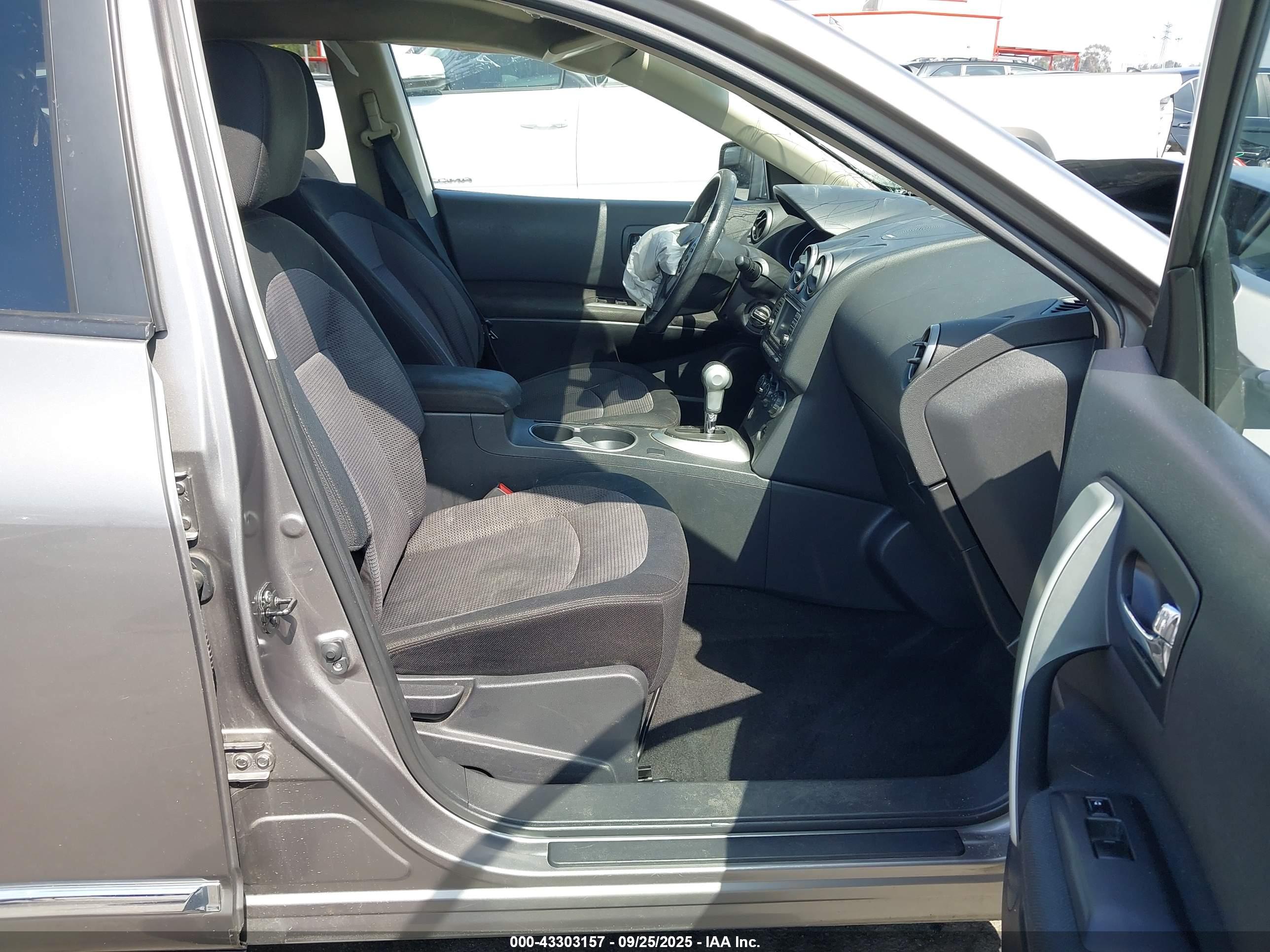 NISSAN ROGUE image 5