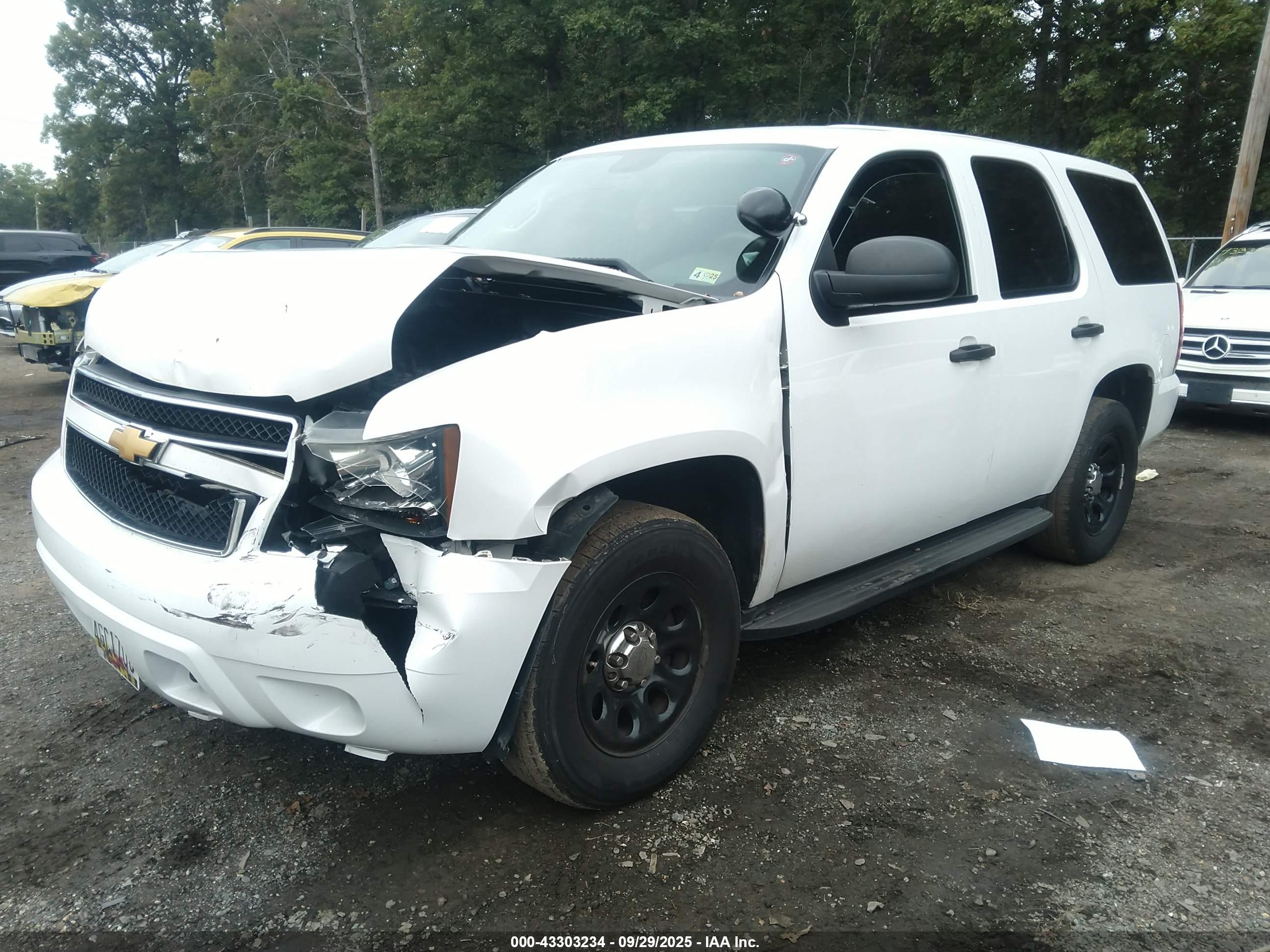CHEVROLET TAHOE image 2