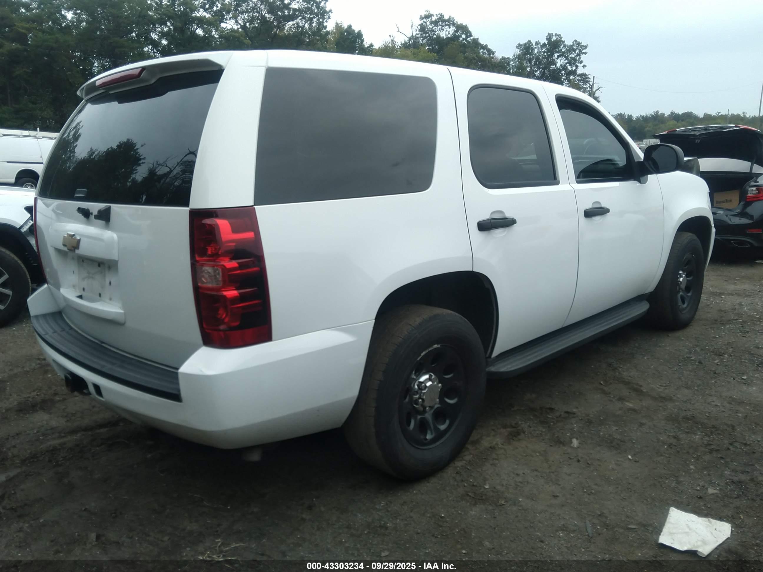 CHEVROLET TAHOE image 4