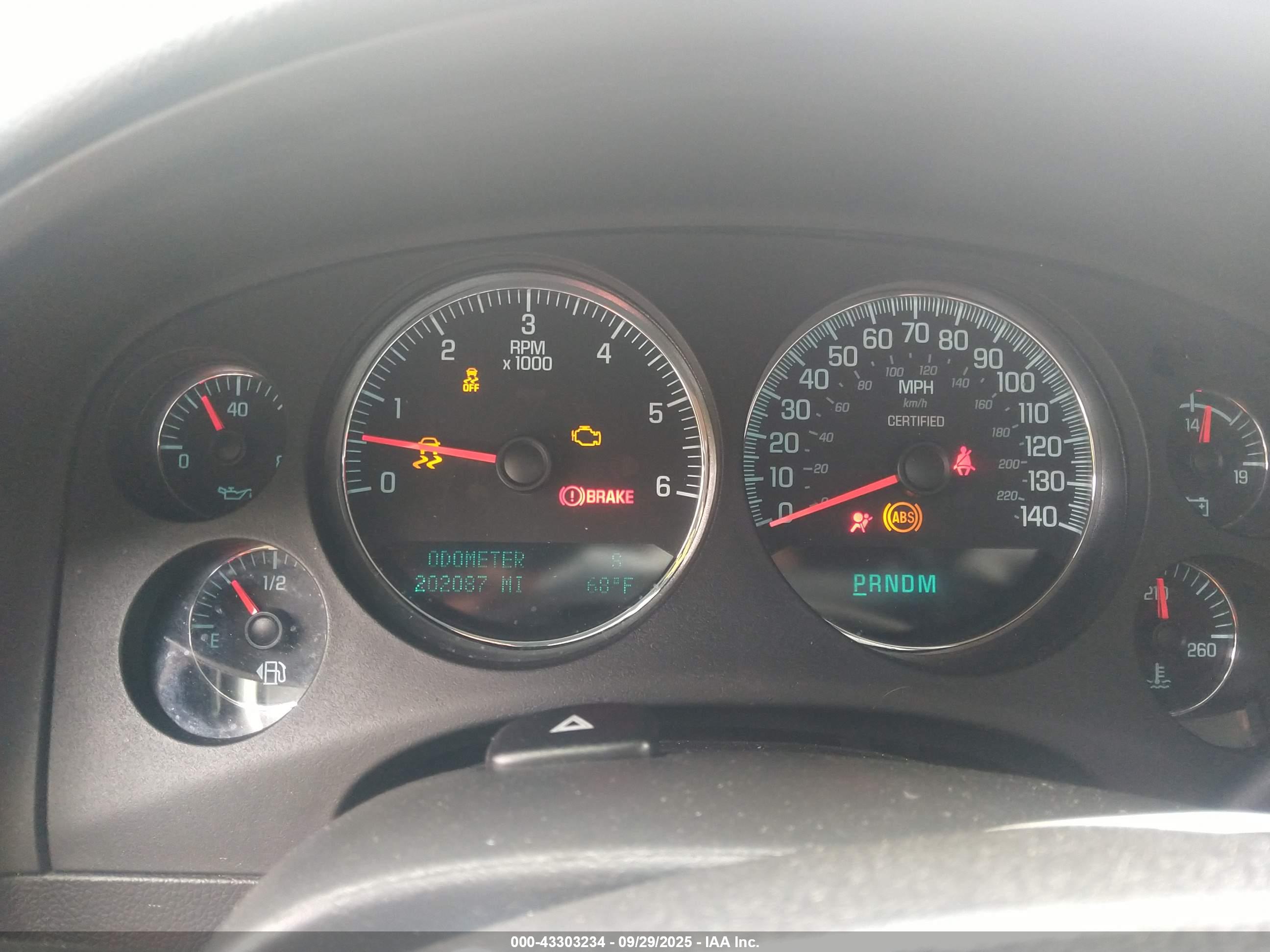 CHEVROLET TAHOE image 7