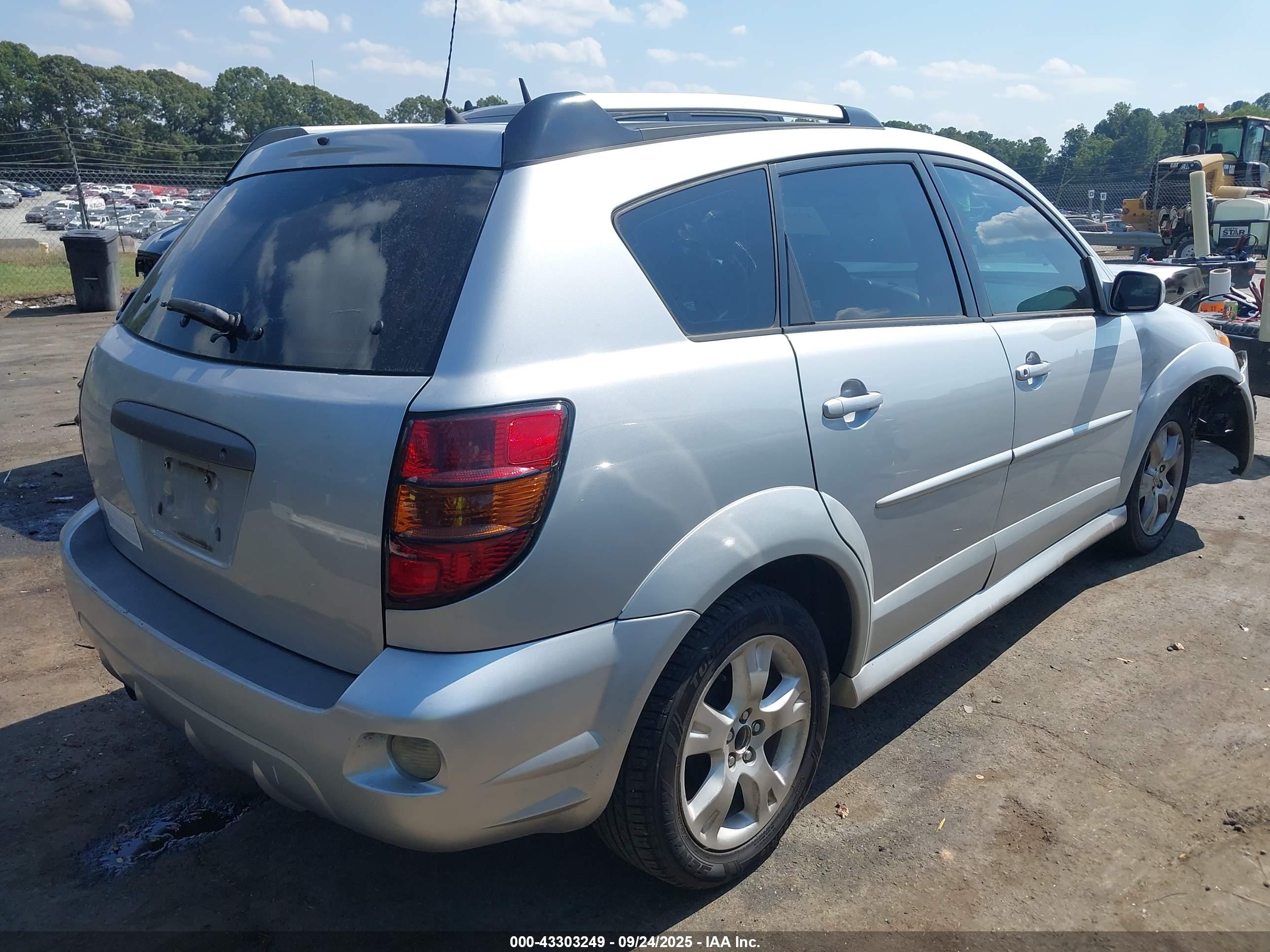 PONTIAC VIBE image 4