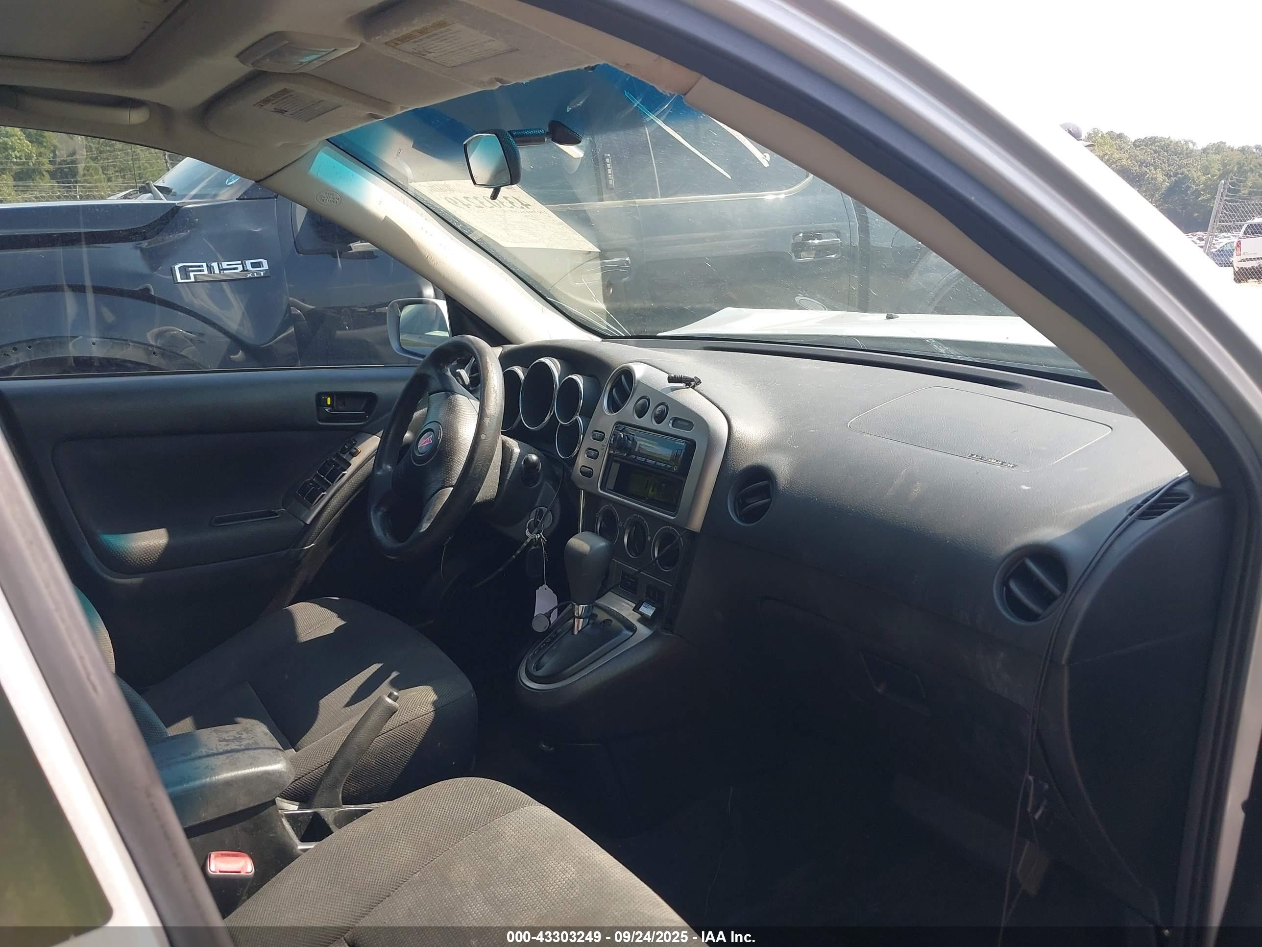 PONTIAC VIBE image 5