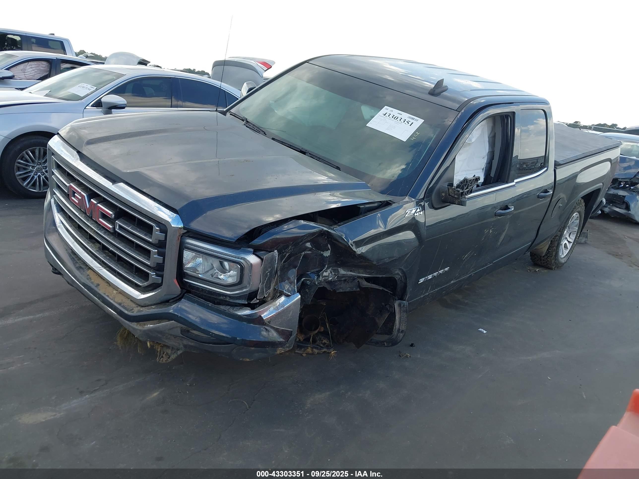 GMC SIERRA image 2