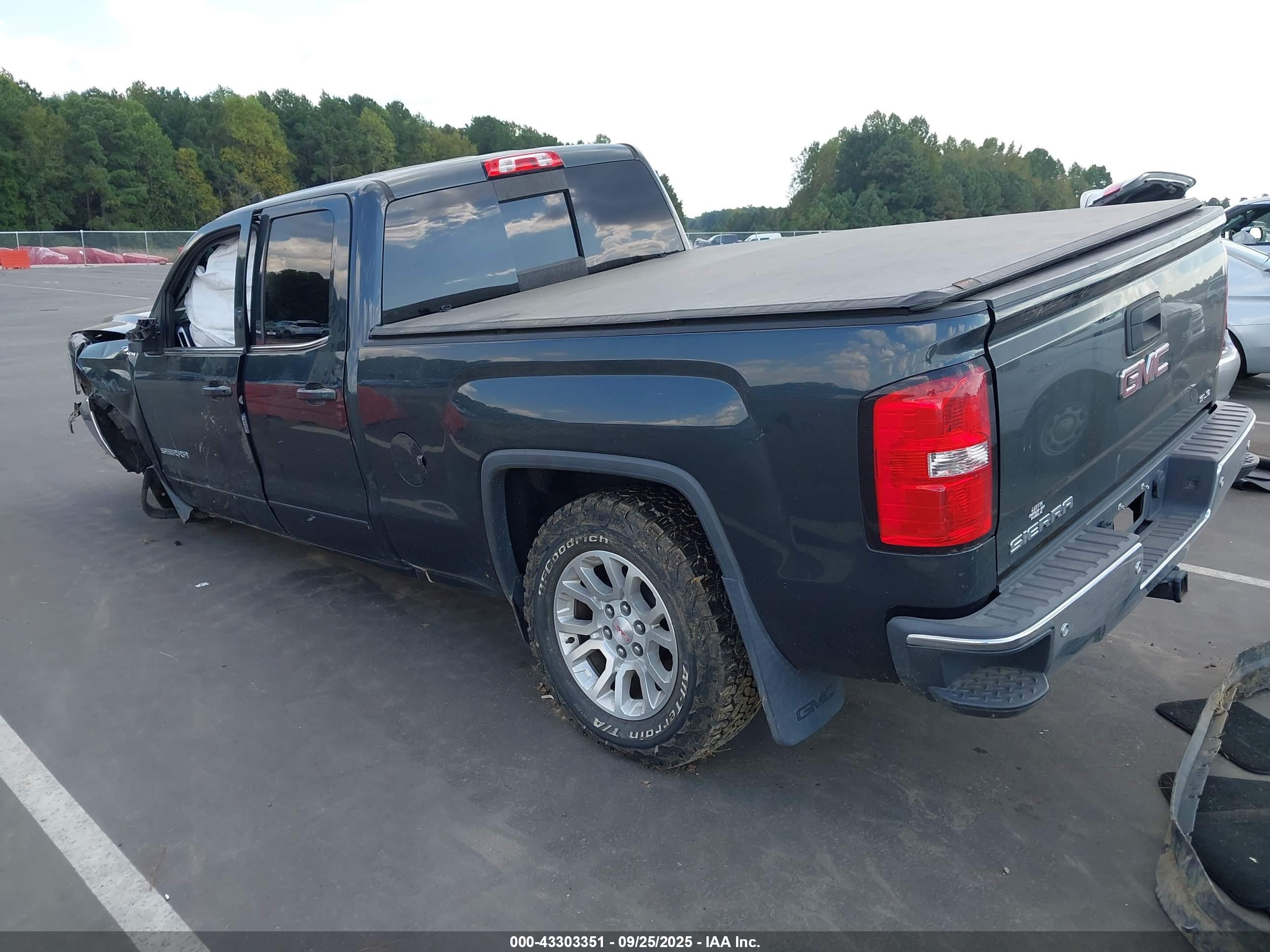 GMC SIERRA image 3