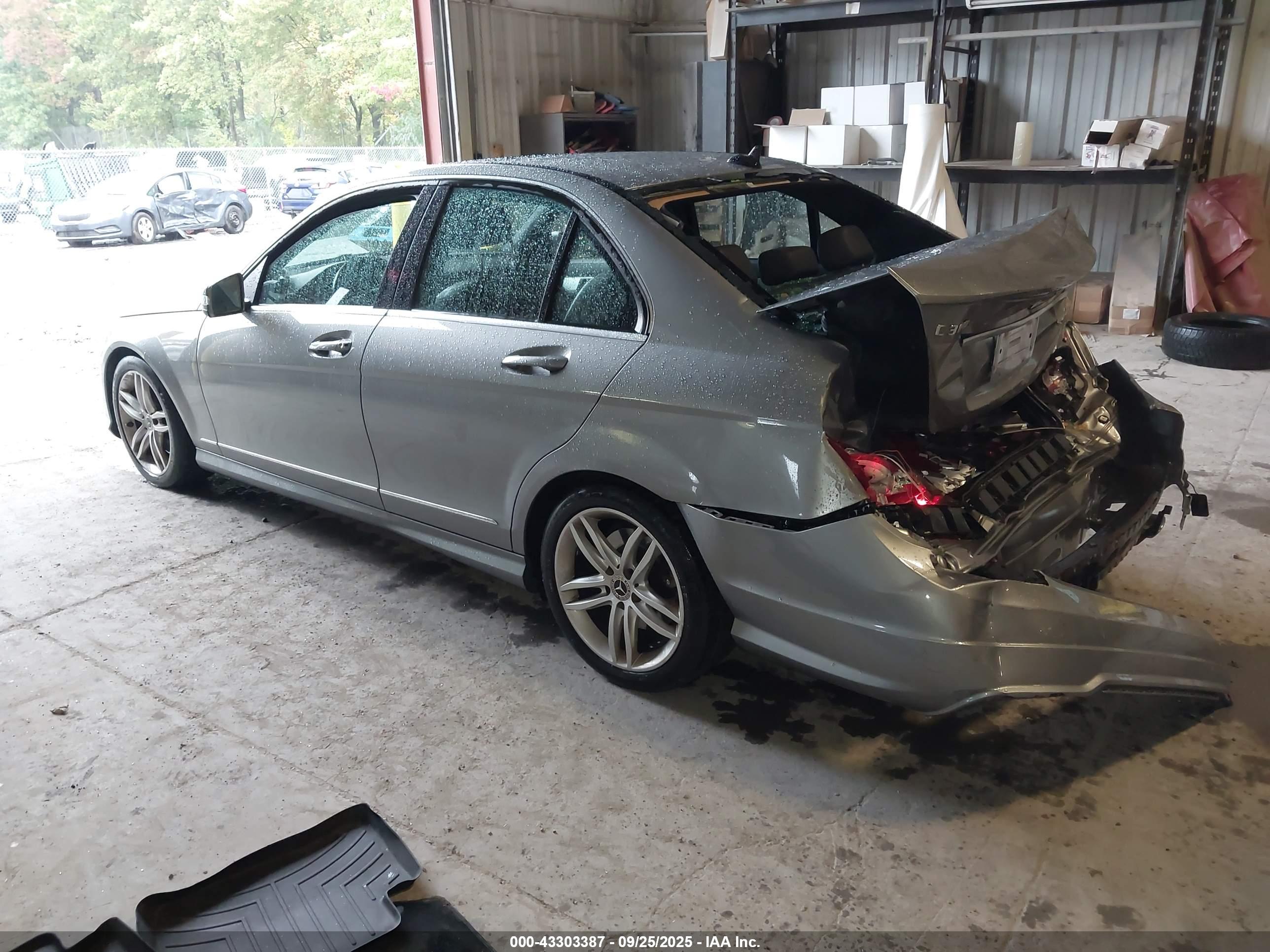 MERCEDES-BENZ C image 3
