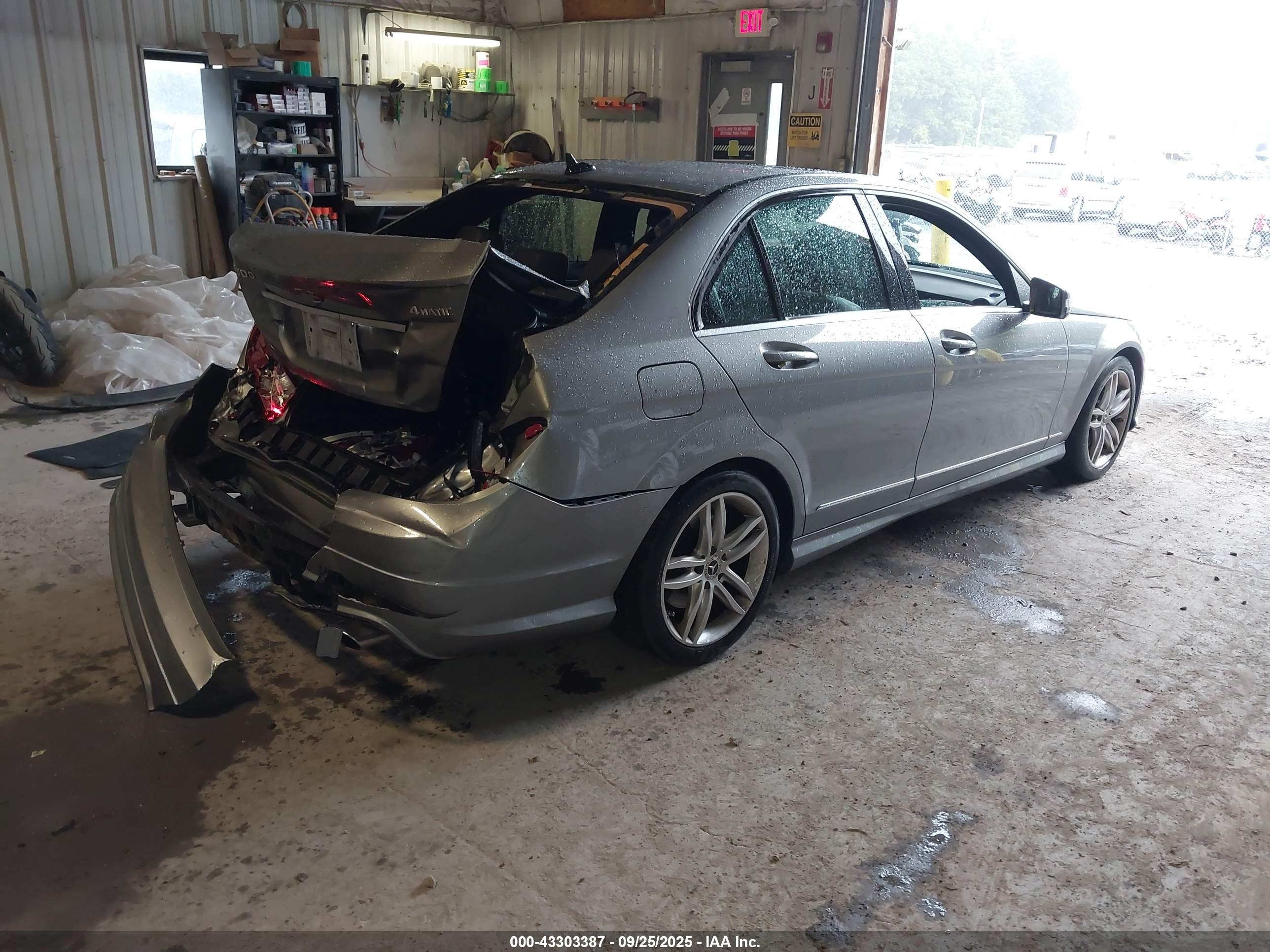 MERCEDES-BENZ C image 4