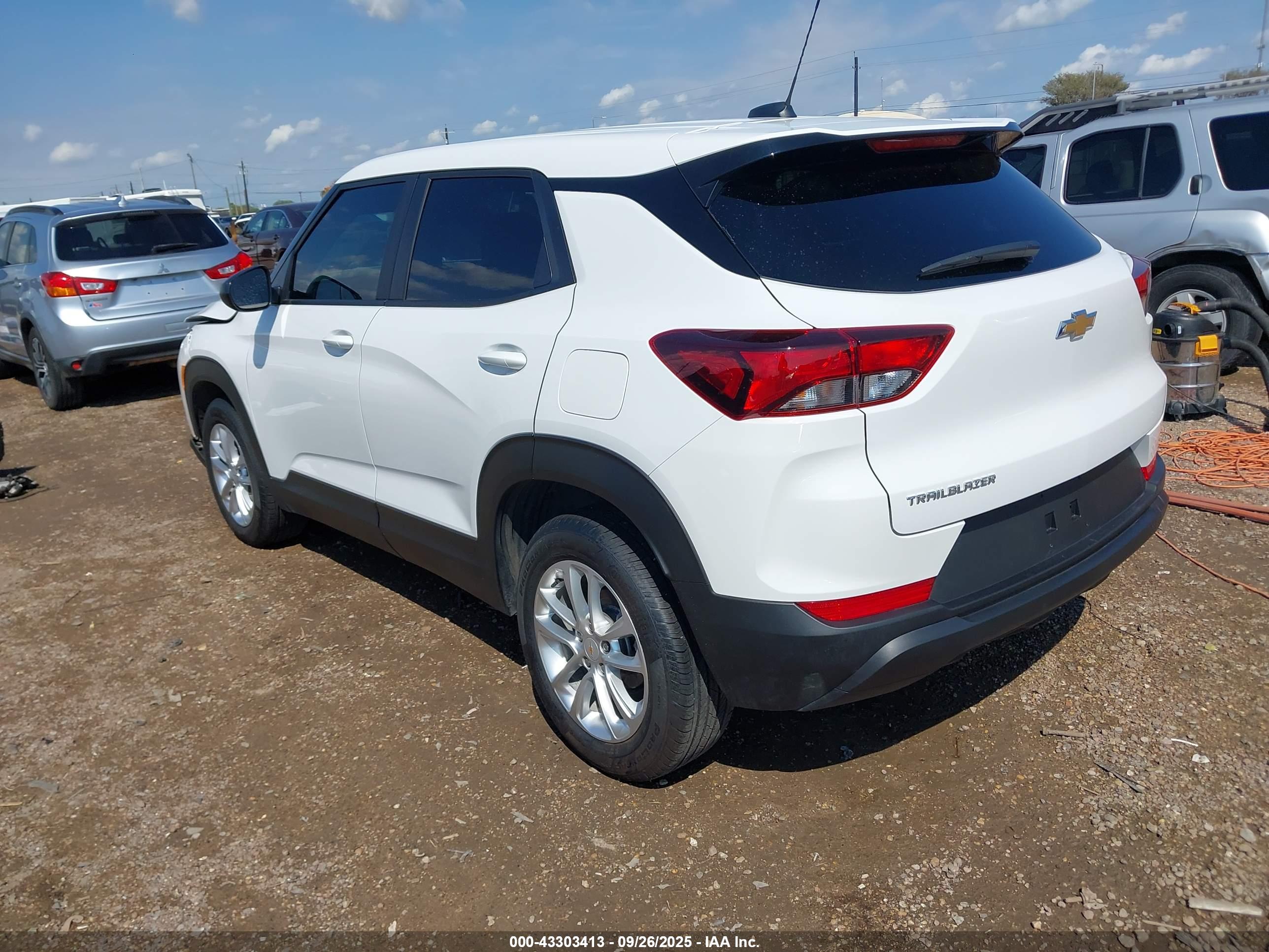 CHEVROLET TRAILBLAZER image 3