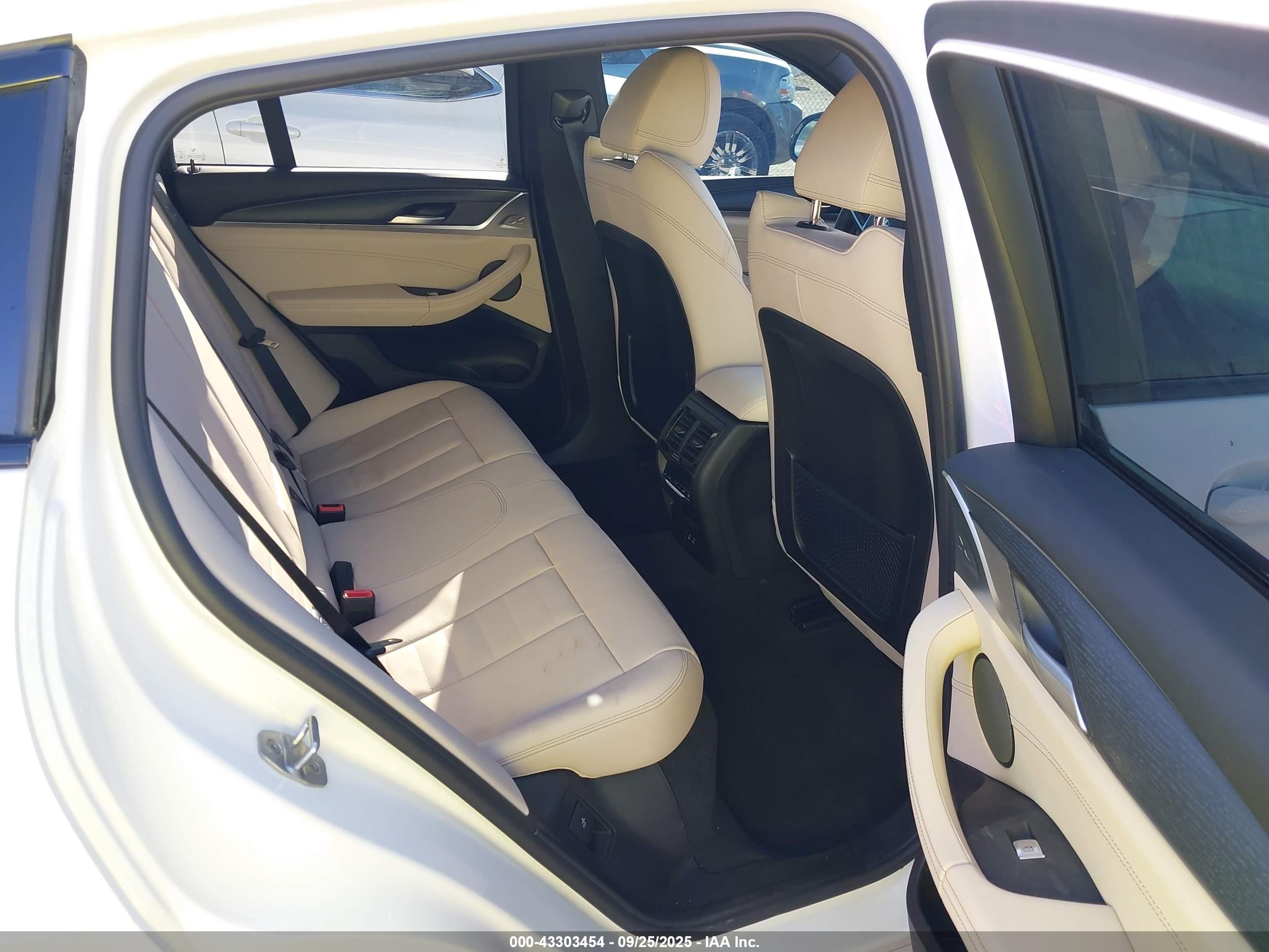 BMW X4 image 8