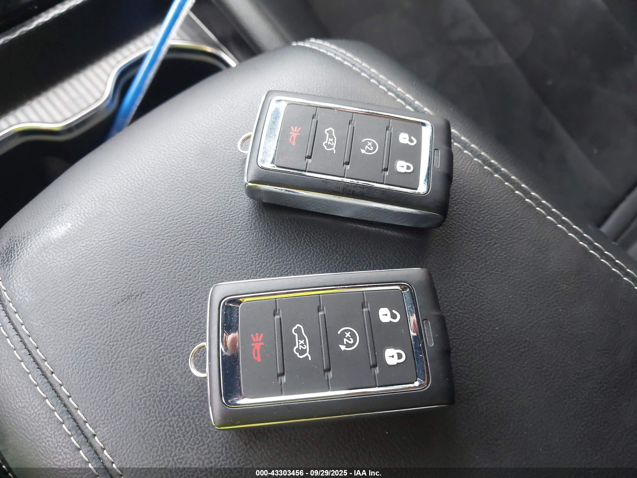 JEEP GRAND image 11
