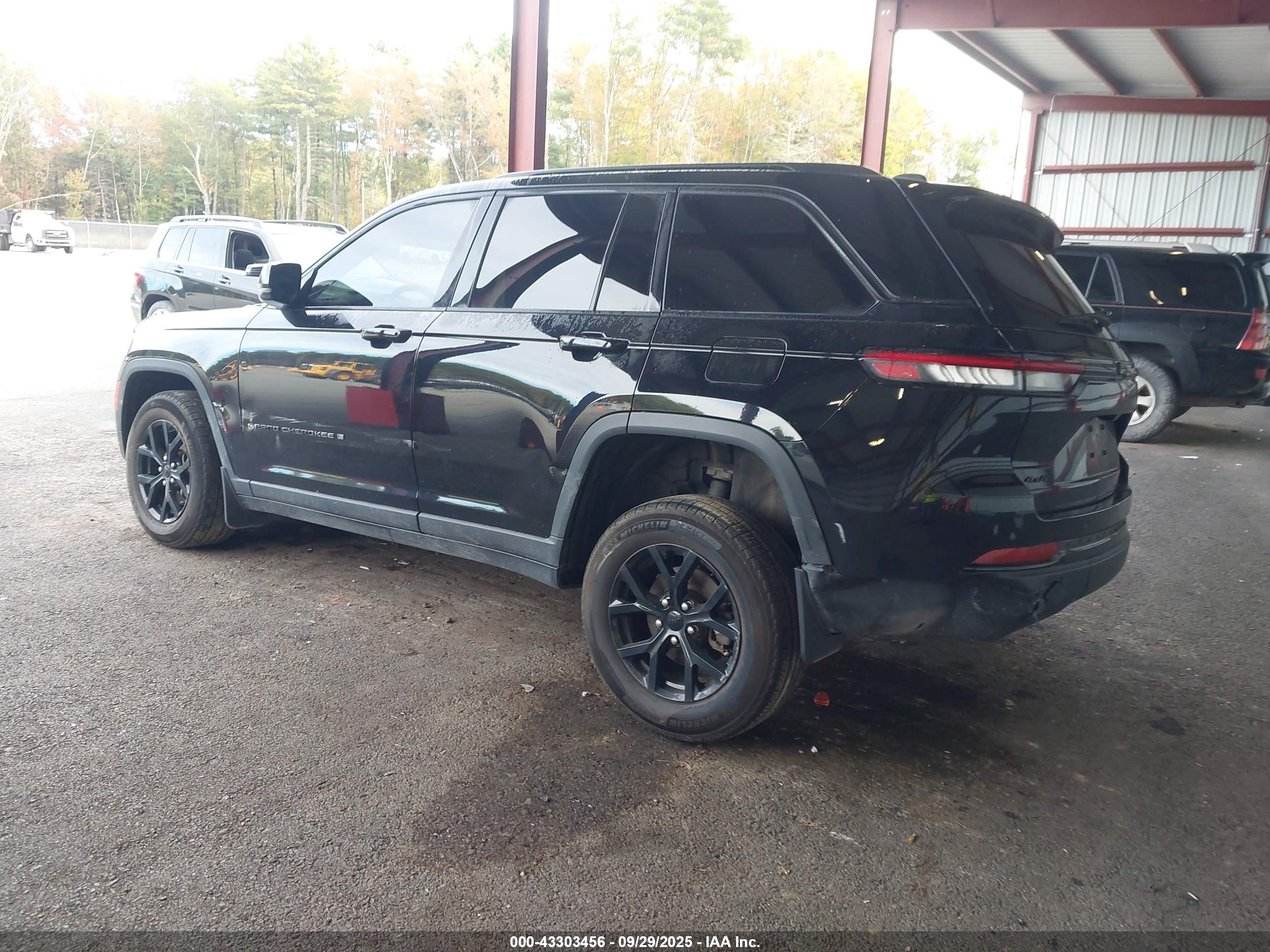 JEEP GRAND image 3