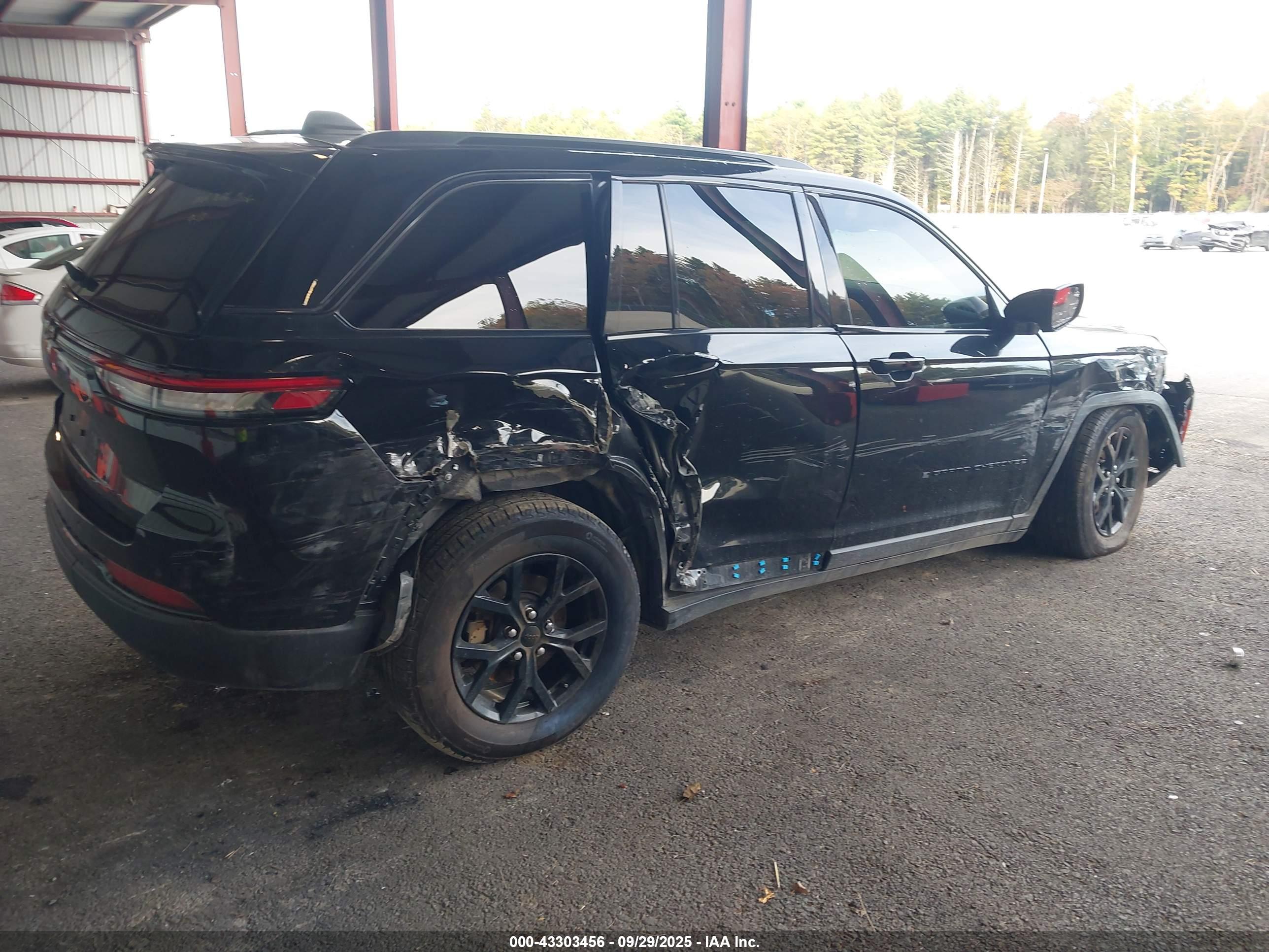 JEEP GRAND image 4