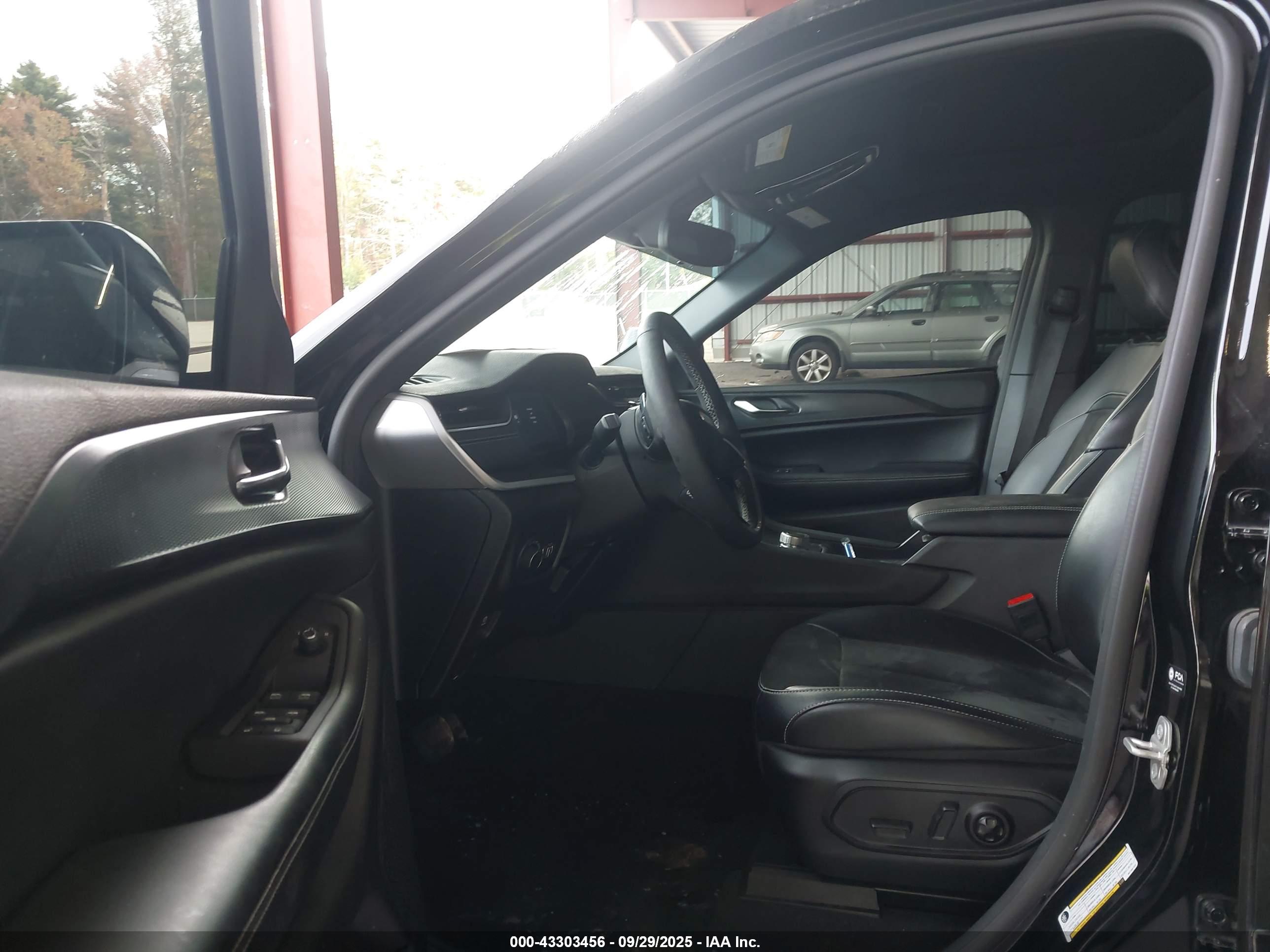 JEEP GRAND image 5