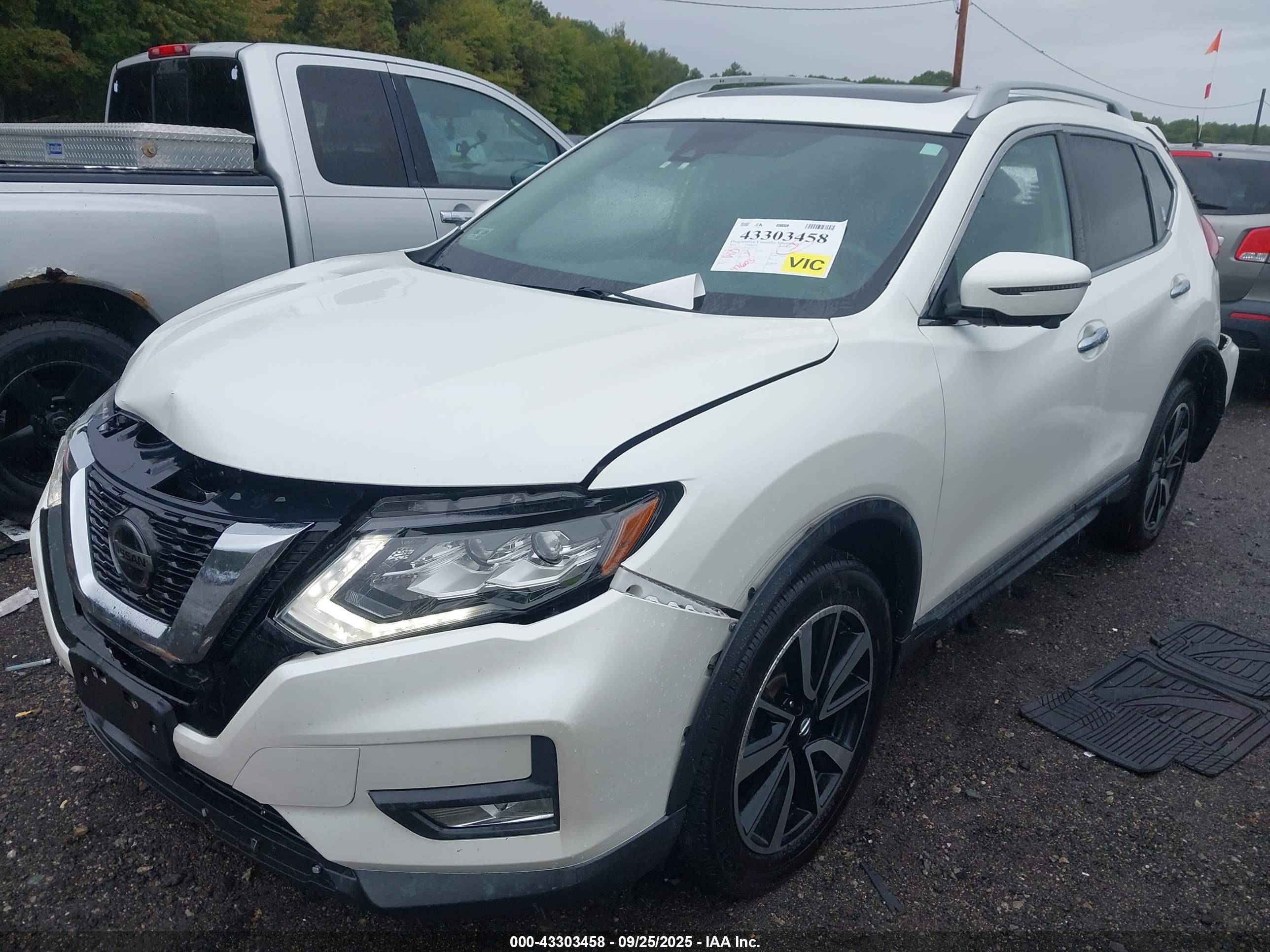 NISSAN ROGUE image 2