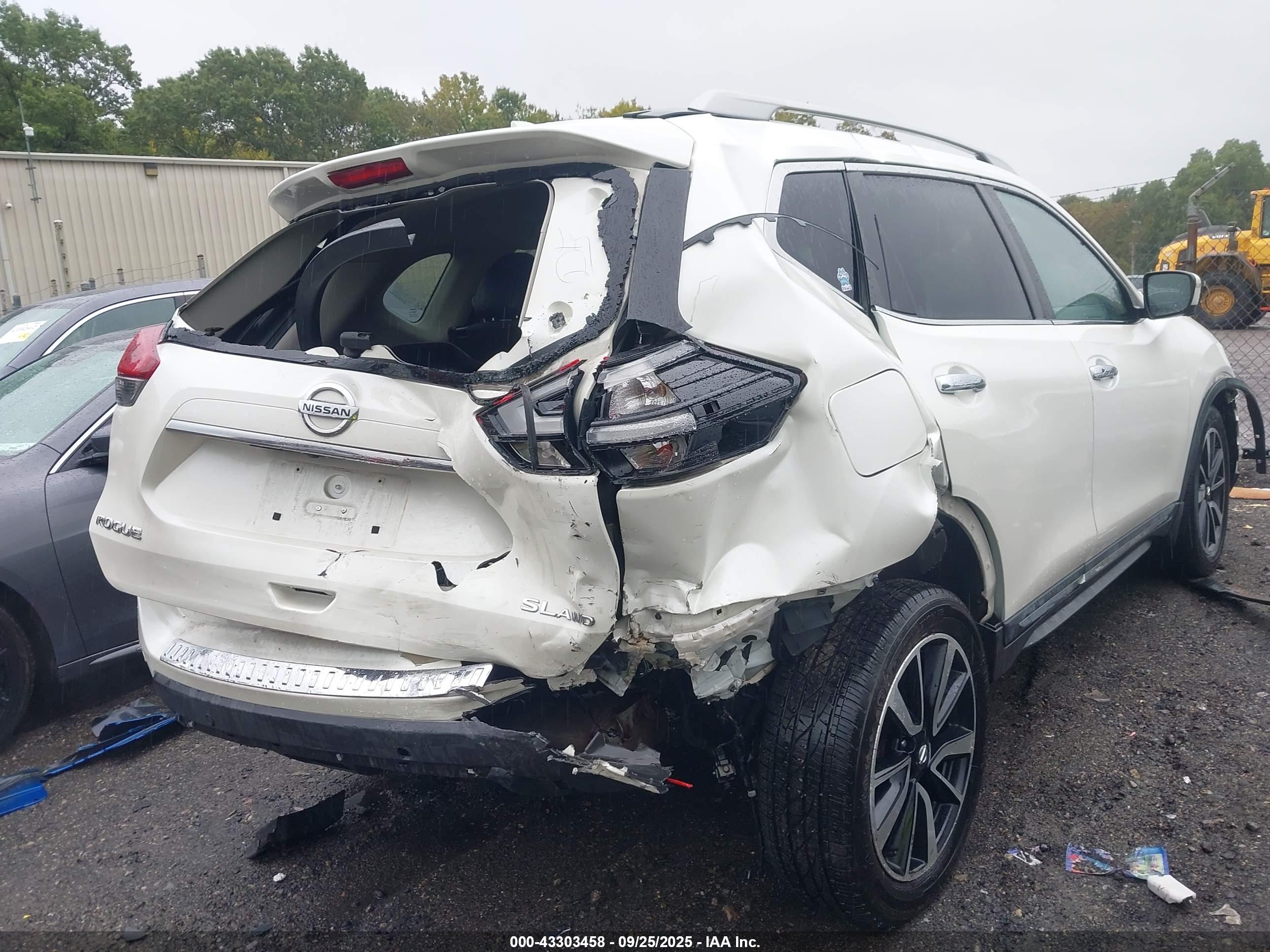 NISSAN ROGUE image 4