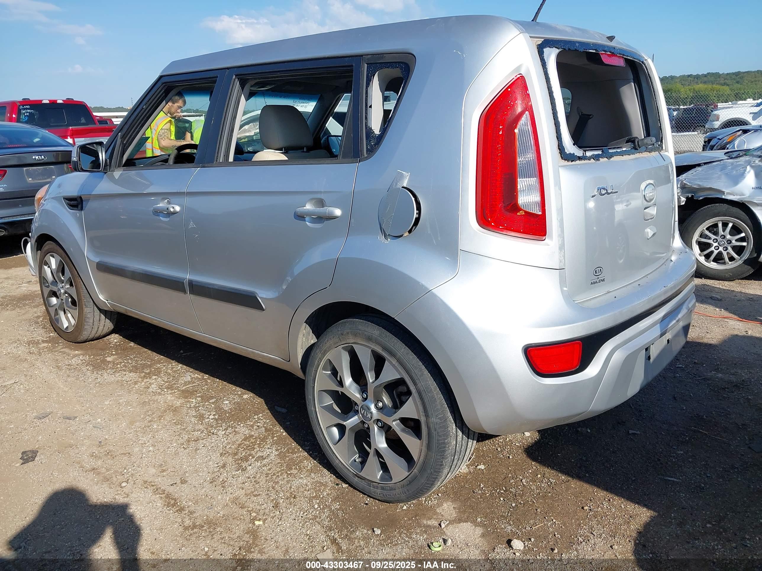 KIA SOUL image 3