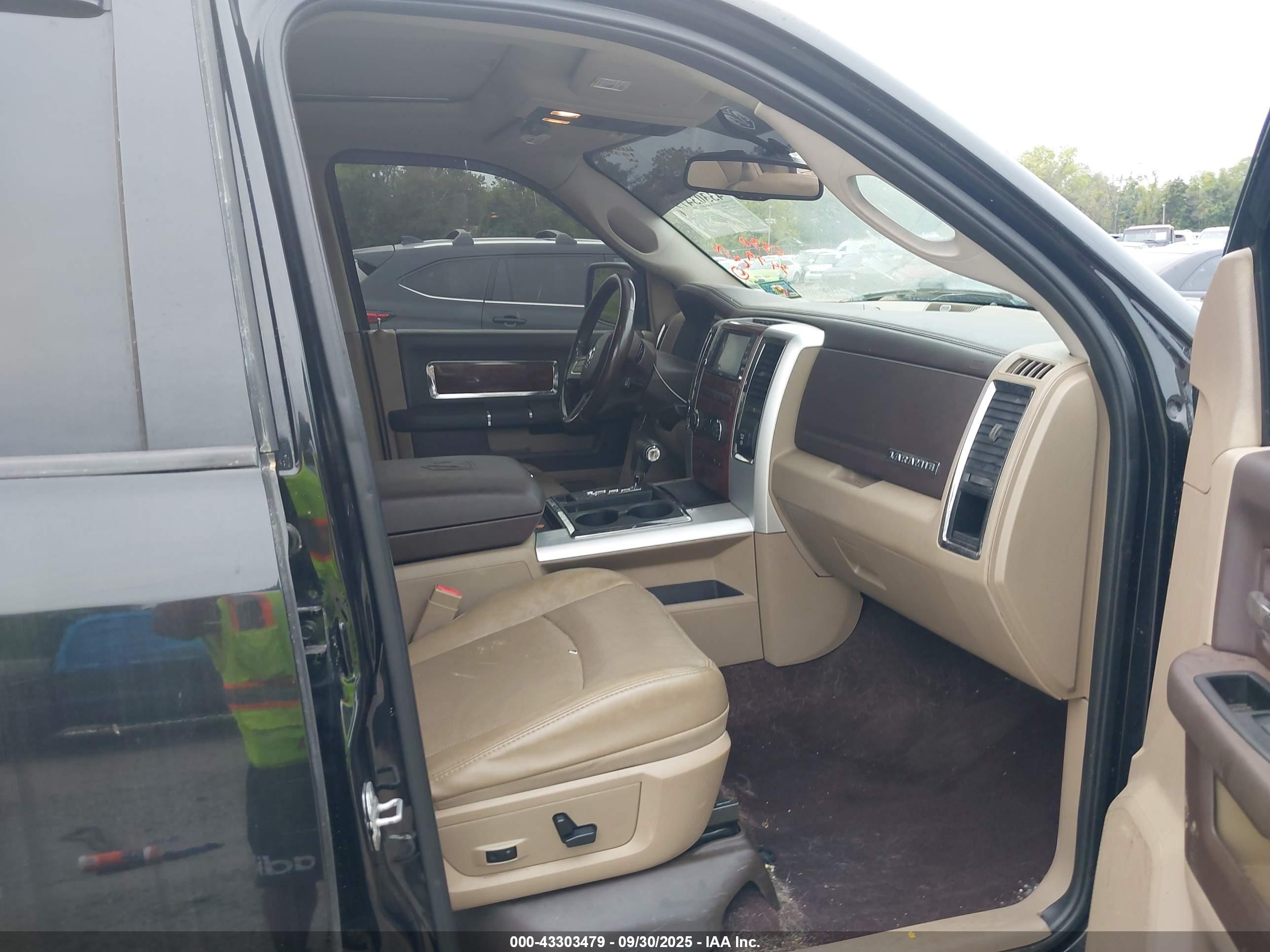 DODGE RAM image 5