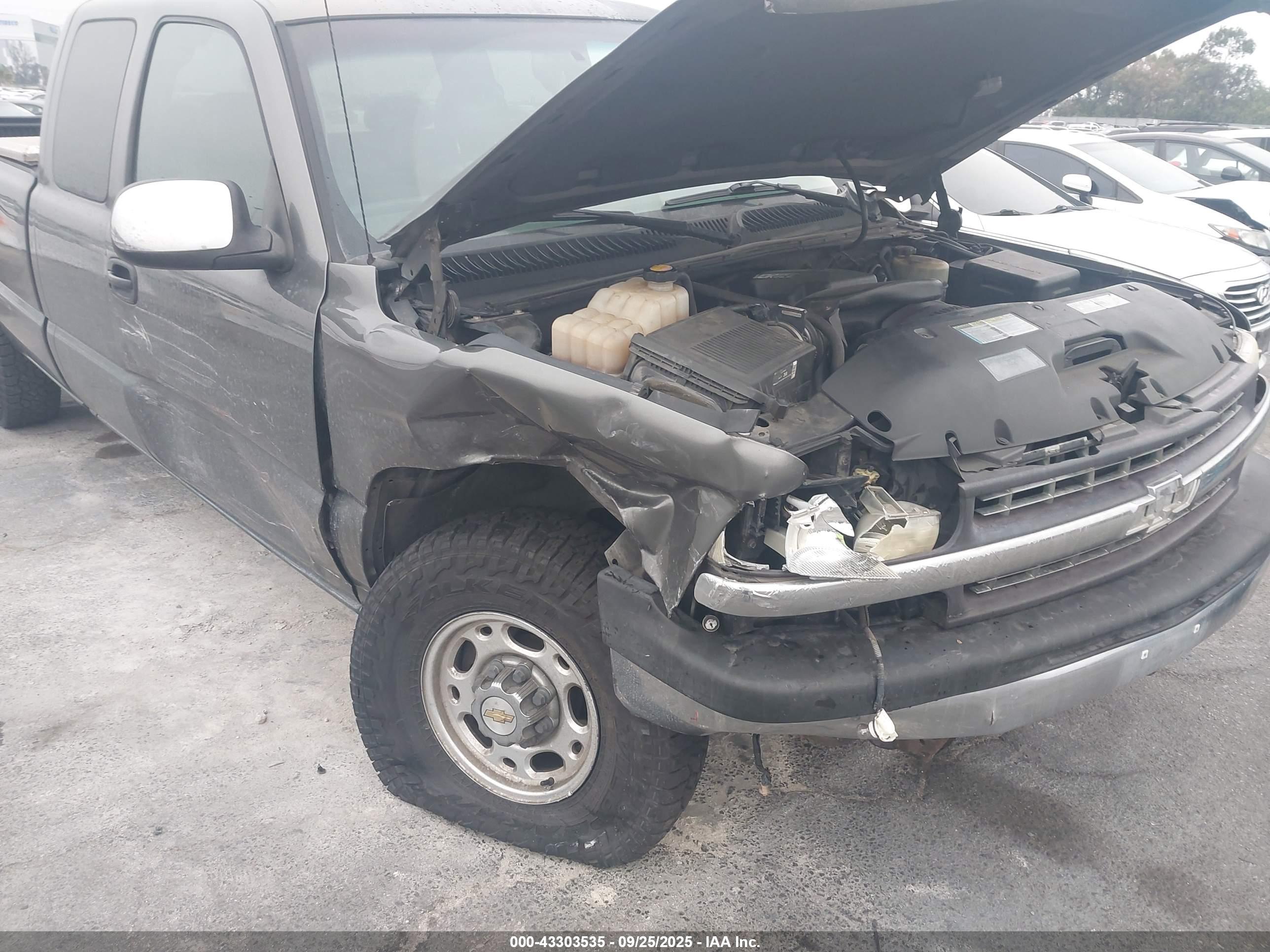 CHEVROLET SILVERADO image 6